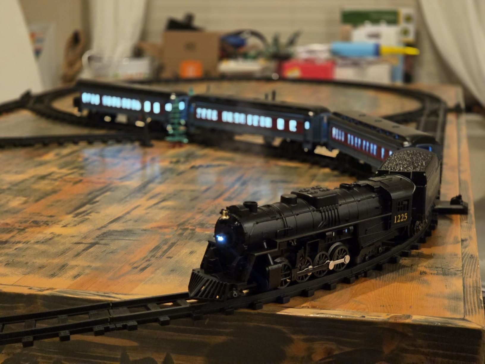Lionel The Polar Express Battery O Gauge Train Set with Remote & Lights customer photo 1