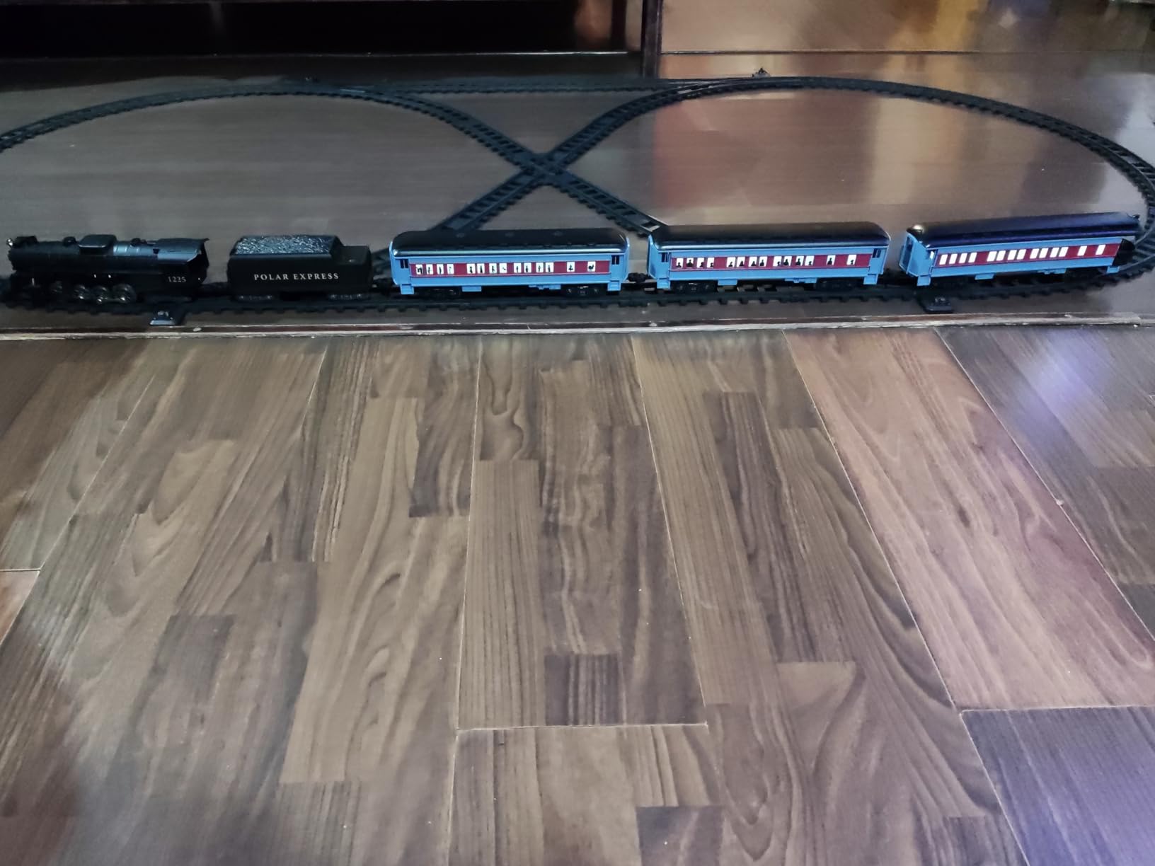 Lionel The Polar Express Battery O Gauge Train Set with Remote & Lights customer photo 2