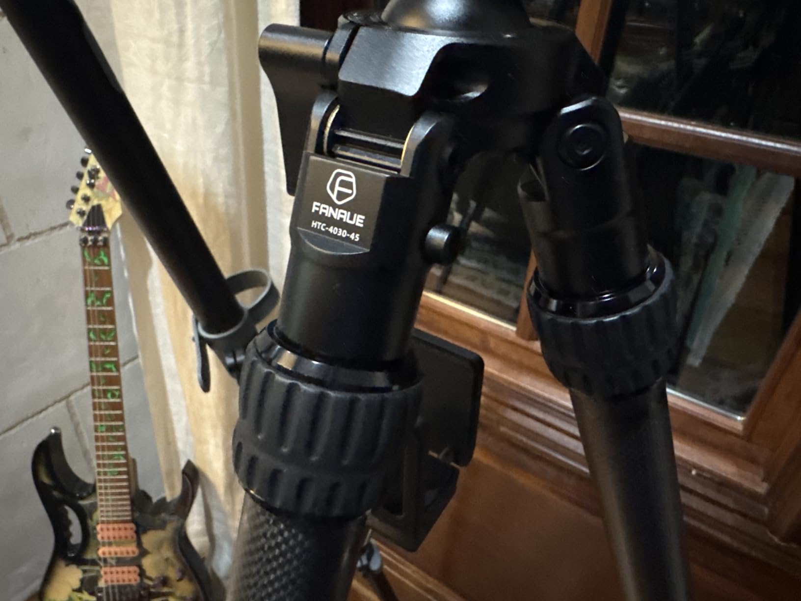 FANAUE Carbon Fiber Tripod for Hunting,360 Degree BallHead,with Arca Swiss Quick Release Plateand Hands-Free Operation for Hunting, Shooting, and Outdoors - HTC-4030-45 customer photo 2