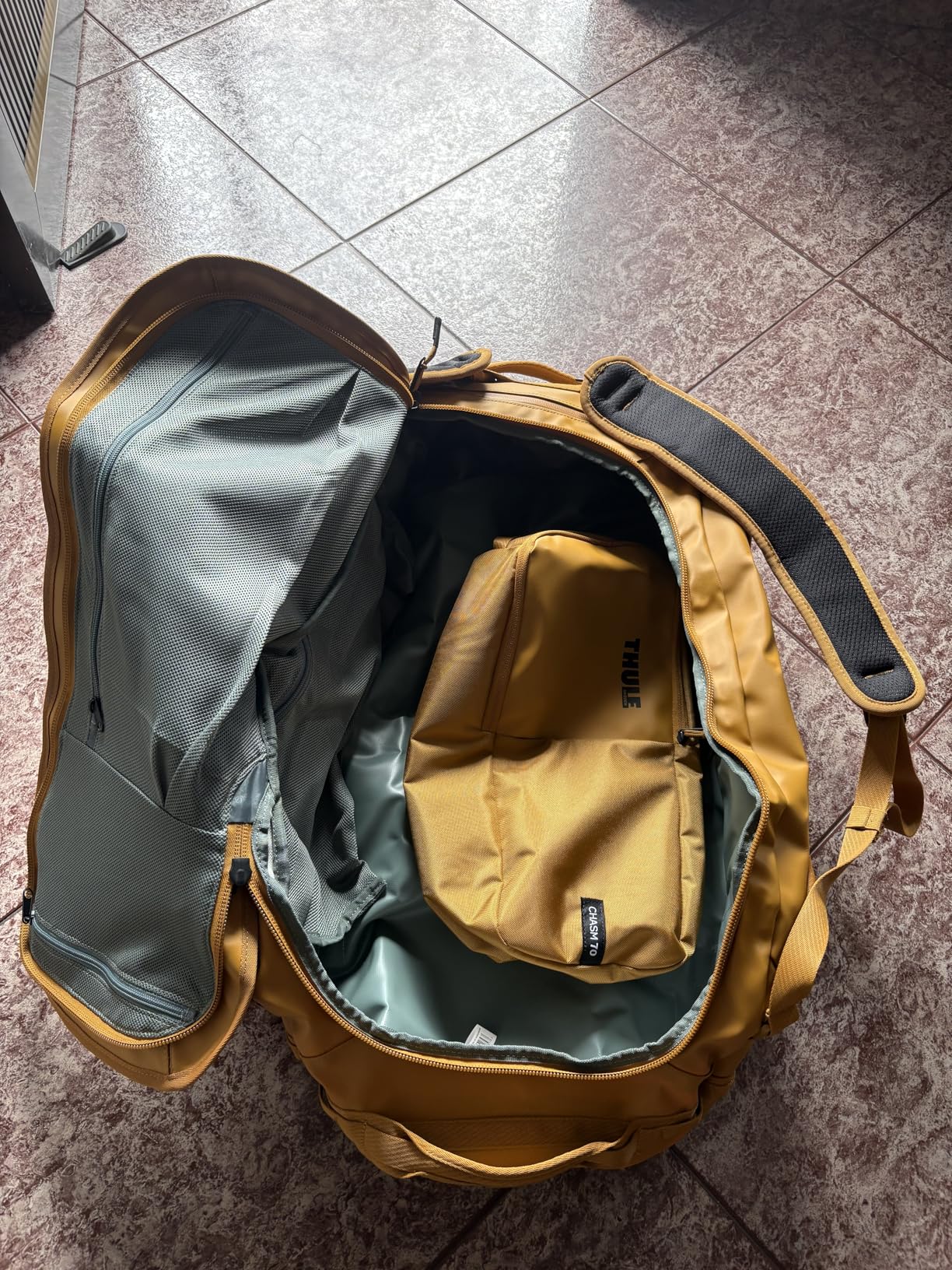 Thule Chasm Duffel bag, Weather-resistant materials, Easy packing, Converts to backpack, Internal pockets, Travel-ready customer photo 2
