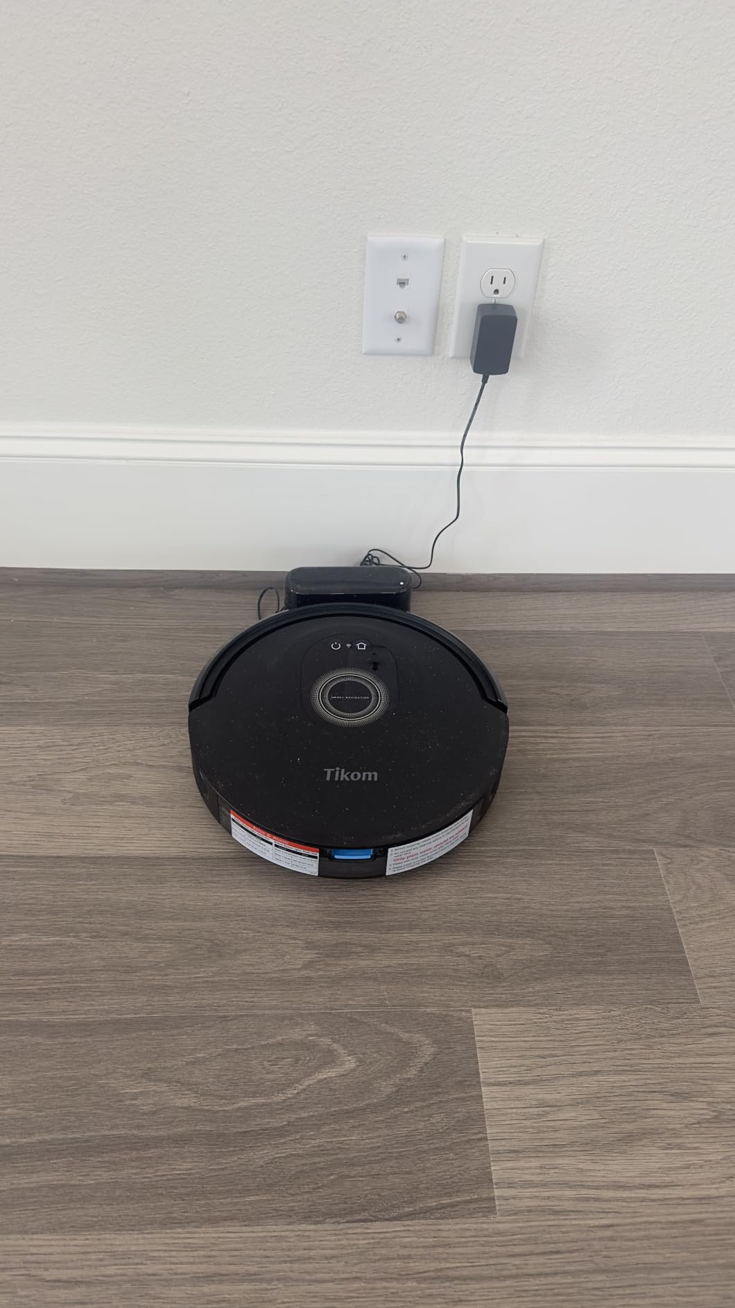 Tikom Robot Vacuum and Mop Combo, 5000Pa Robotic Vacuum Cleaner, 150 Min Max, App & Remote Control, Ideal for Hard Floor, Carpet, Pet Hair, Self-Charge(G8000 Max) customer photo 1
