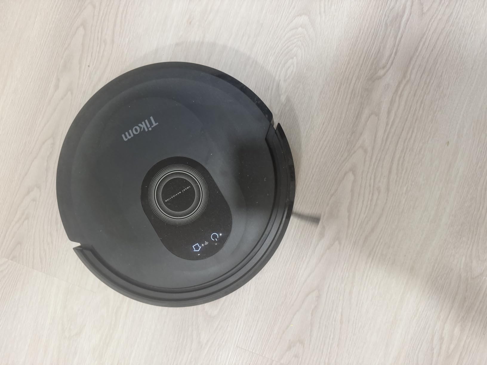 Tikom Robot Vacuum and Mop Combo, 5000Pa Robotic Vacuum Cleaner, 150 Min Max, App & Remote Control, Ideal for Hard Floor, Carpet, Pet Hair, Self-Charge(G8000 Max) customer photo 2