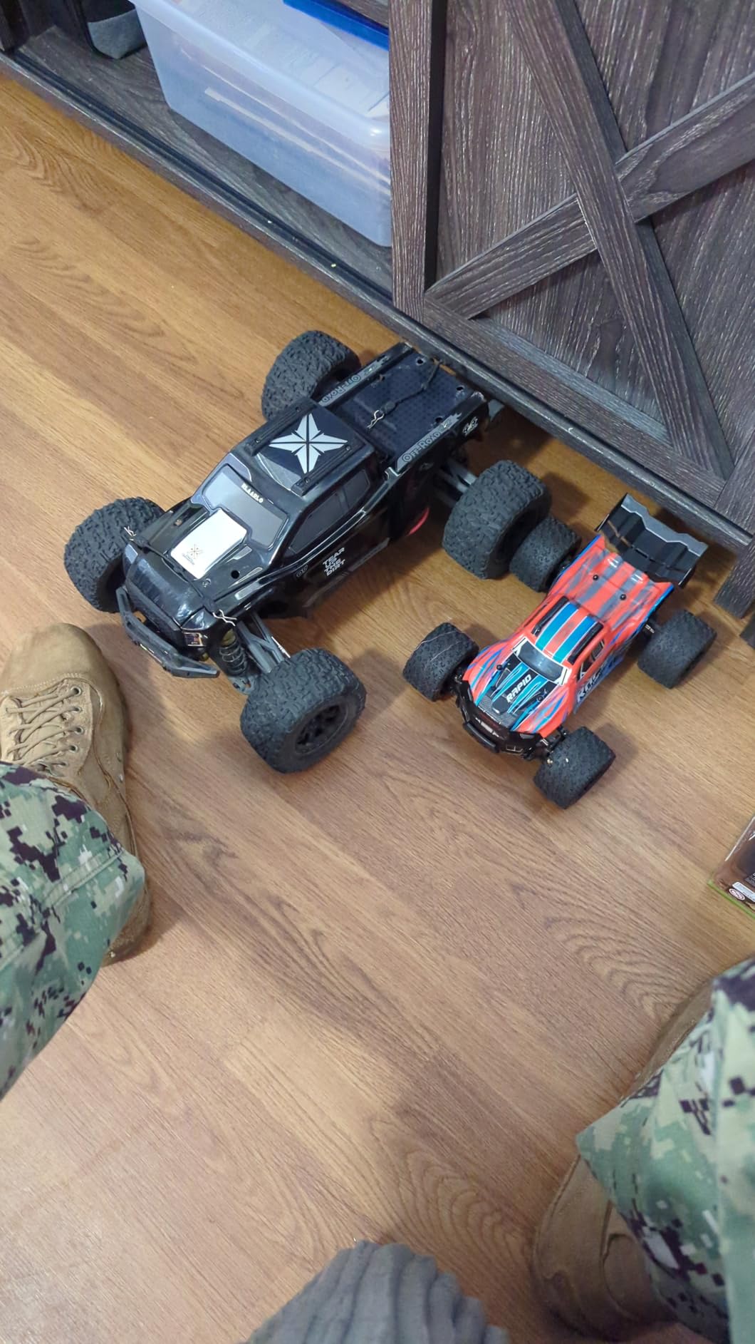 RIAARIO 1/10 Brushless RC Cars, 50+ MPH, 4WD Trucks, Carbon Fiber, Ages 8+ | 60A ESC Monster Trucks, 3650 2650KV Brushless Motor, 3S LiPo, Gyro, CNC Central Differential, 11KG Metal Servo with 7075 Gear customer photo 1
