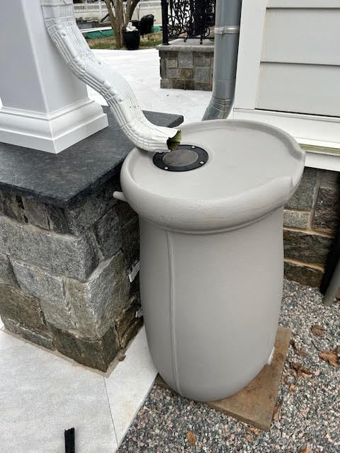 Step2 Fernway Rain Barrel, Outdoor Water Conservation Container, Holds 50 Gallons, Gray customer photo 2
