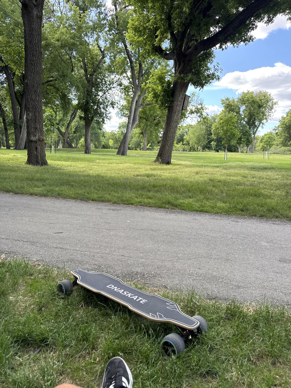 V4/V20 Electric Skateboard with Remote, 28 Mph Top Speed,22 Miles Range,1200W Hub-Motor, Longboard Skateboard for Adults & Teens customer photo 1