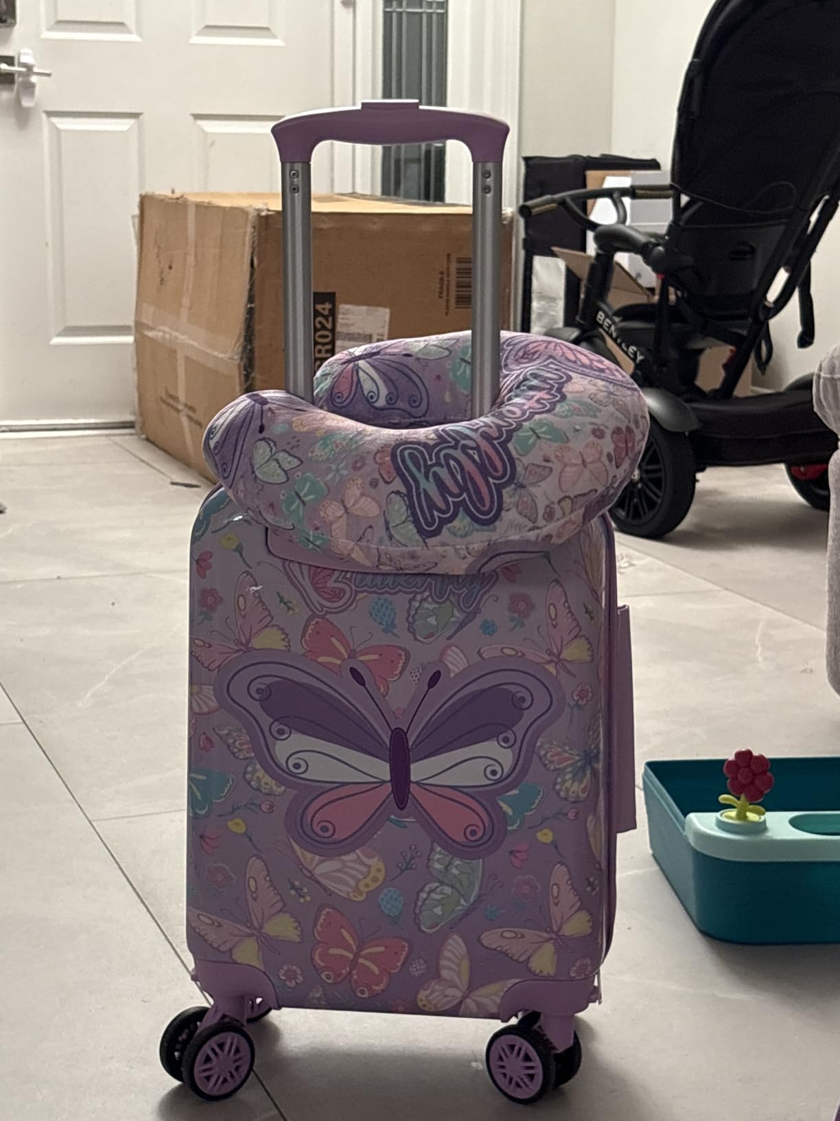 Kid's Luggage Set 2 Piece Suitcase Set Hardside Luggage with Spinner Wheels Girls Carry on Toddler Travel Rolling Suitcase with Neck Pillow Airline Approved customer photo 1