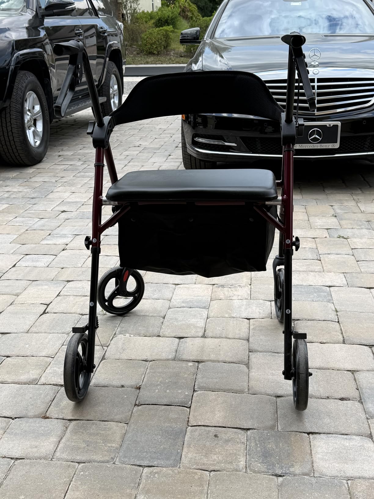 HOMLAND Bariatric Walkers for Seniors with Seat, 500lb Heavy-Duty Rollator | 19.7