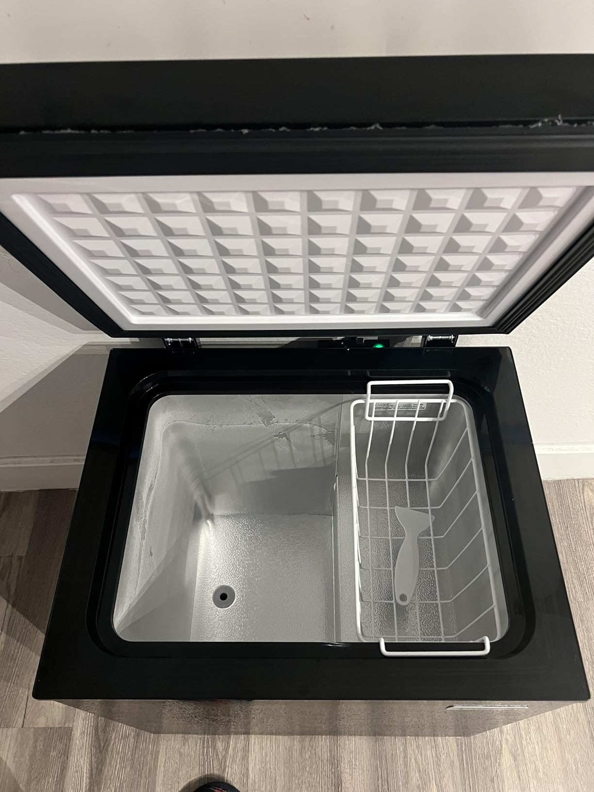 EUHOMY 3.5 Cu.Ft Chest Freezer, Deep Freezer Top Door, Black customer photo 1