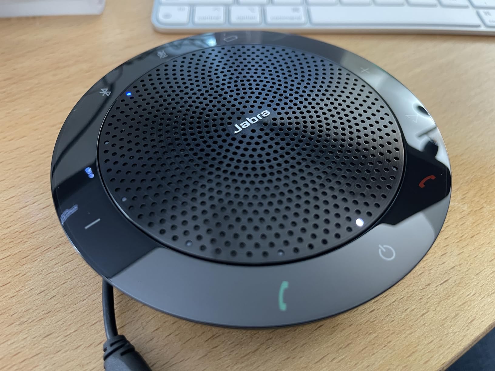 Jabra Speak 510 (2025 Edition) Portable USB Bluetooth Speaker, Black customer photo 1