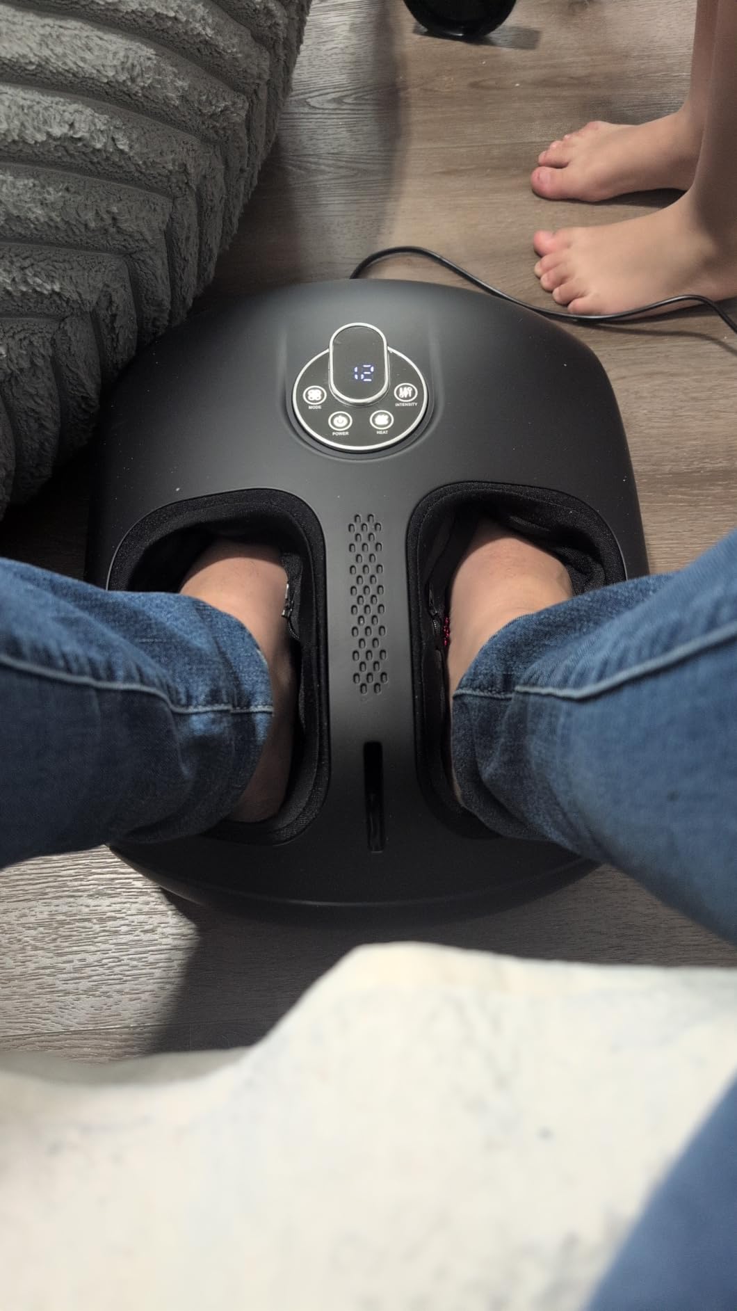 Foot Massager with Heat, 4 Modes & Vibration & Compression & Rolling for Feet Toes Relief, Electric Shiatsu Foot Massager with Remote, Fits Up to Men's Size 12, Gift for Women Men Father's Day customer photo 2