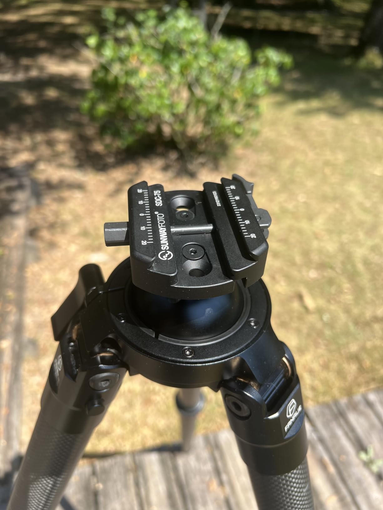 FANAUE Carbon Fiber Tripod for Shooting for Arca Swiss Quick Release Plate, Hands-Free Operation, Suitable for Hunting, Shooting and Outdoor Activities - HTC-4030-65 customer photo 1