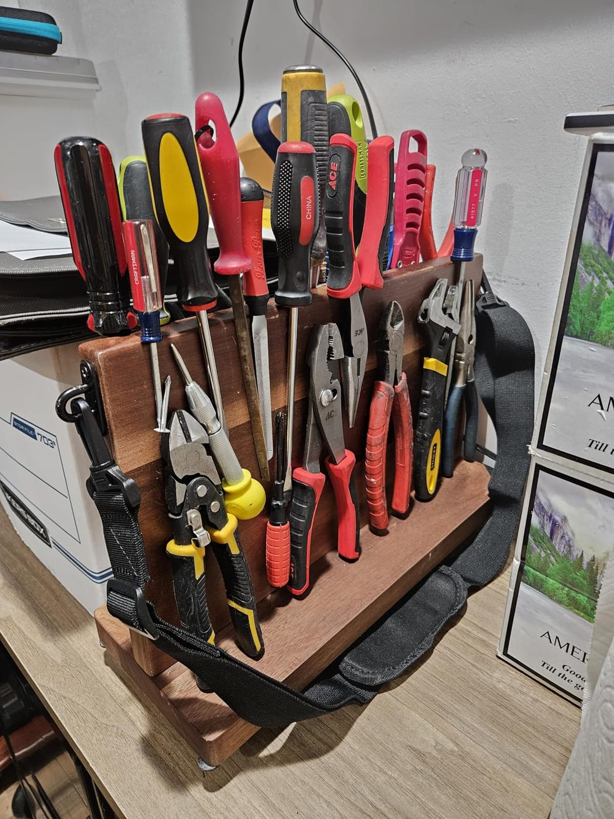 WALDWERK Extra Large Magnetic Knife Holder (16
