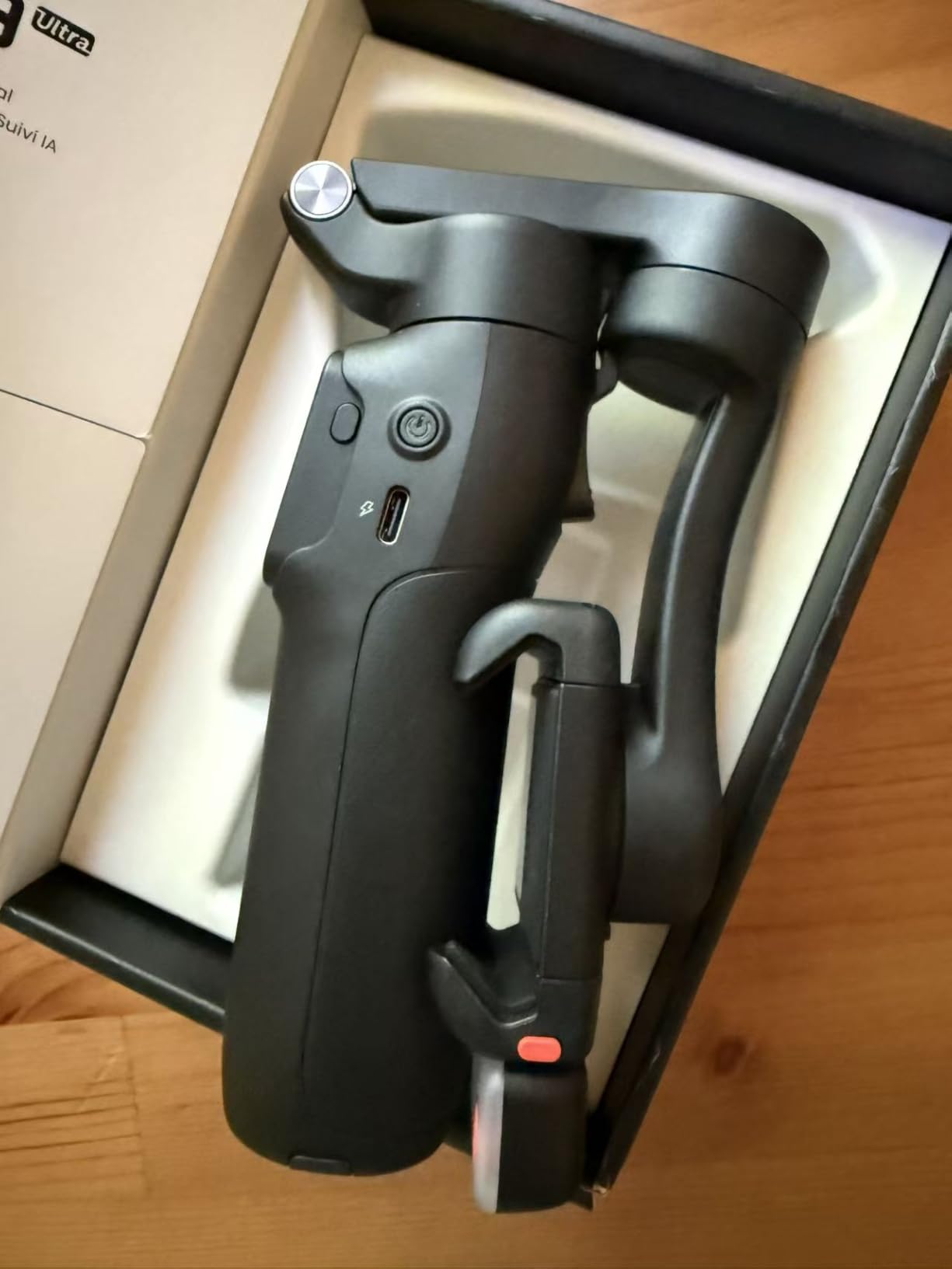 hohem iSteady V3 Ultra 3-Axis Gimbal Stabilizer for iPhone & Android | AI Live Feed Monitoring, AI Auto Tracking, Touchscreen Remote, iSteady 9.0 Anti-Shake, 8