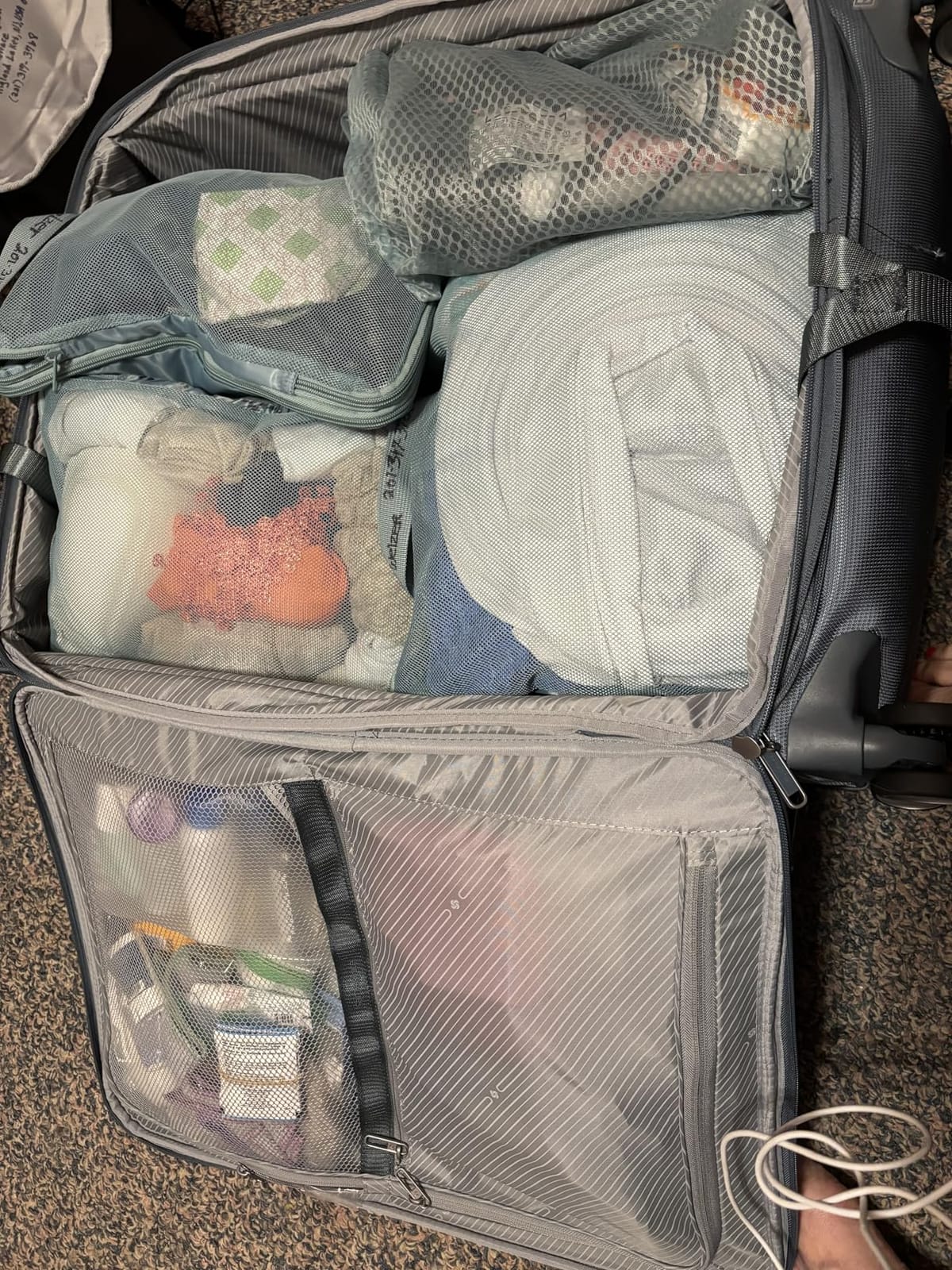 Veken 9/11 Set Compression Packing Cubes for Cruise Travel Essentials, Compressible Expandable Large Luggage Organizer Bags for Clothing, Space Saver Bags with Over 1000 pcs of Mesh Holes(Beige) customer photo 2
