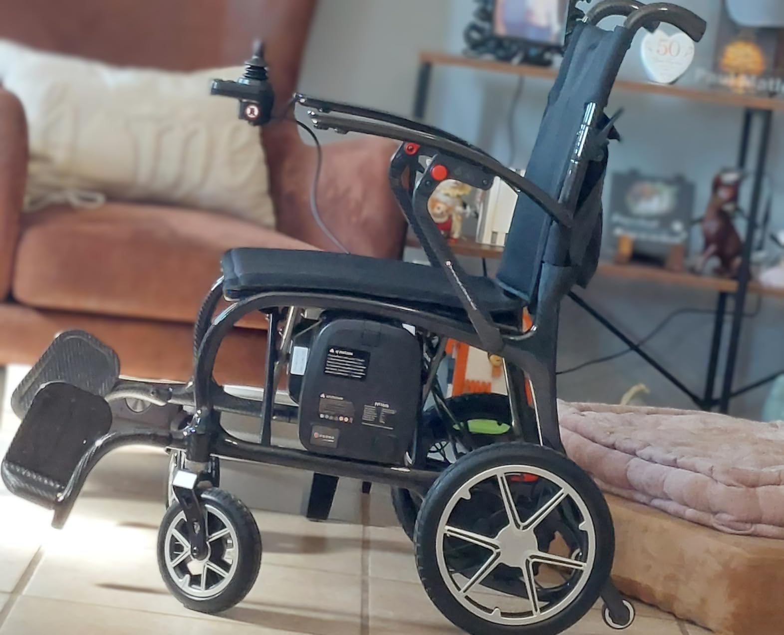 22lbs Carbon Fiber Electric Wheelchair for Adults, Lightweight Foldable Power Wheelchair with Dual Batteries, Portable Motorized Travel Wheelchairs, Airline Approved, Black customer photo 1