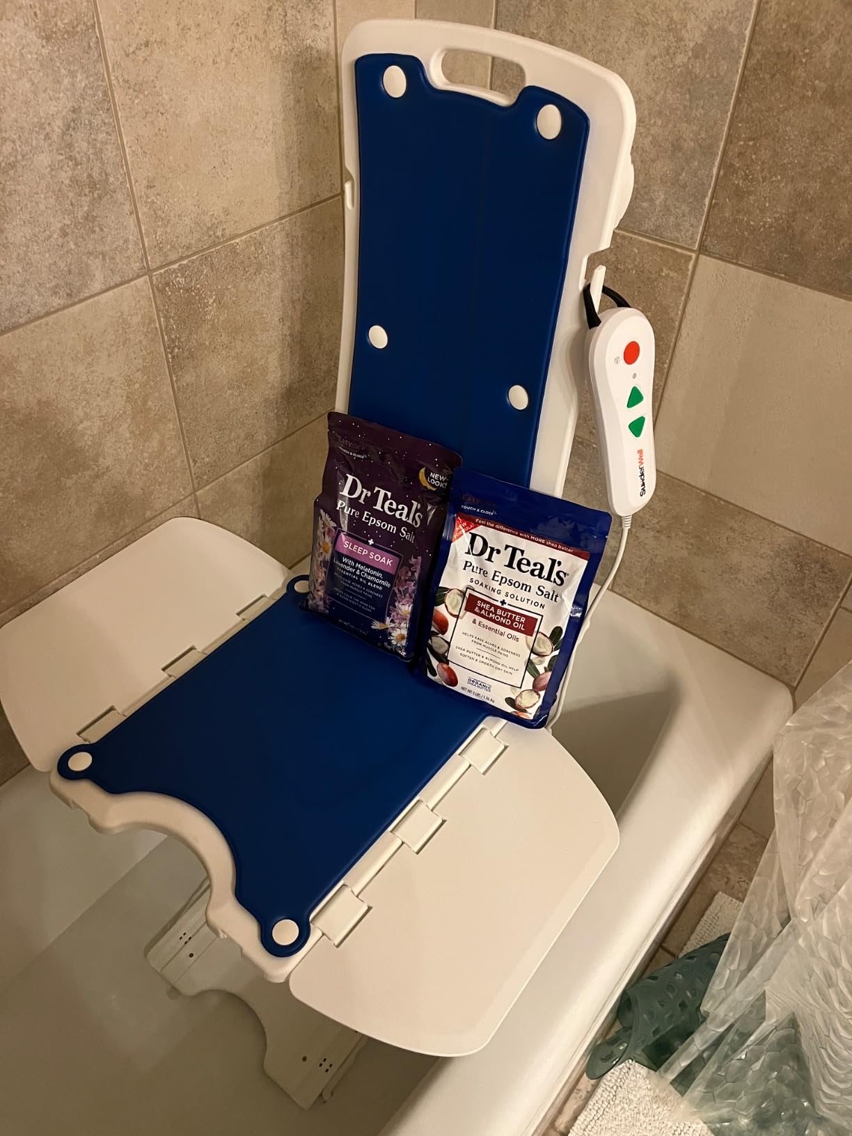 SUNDERWELL Electric Chair Lift for Elderly, 24 lbs Lightweight Floor Lift for Elderly Falls with 360° Swivel Seat, Bath Lift Chair for Tub 308 lbs Capacity, IPX8 Waterproof & Remote Control (Purple) customer photo 1