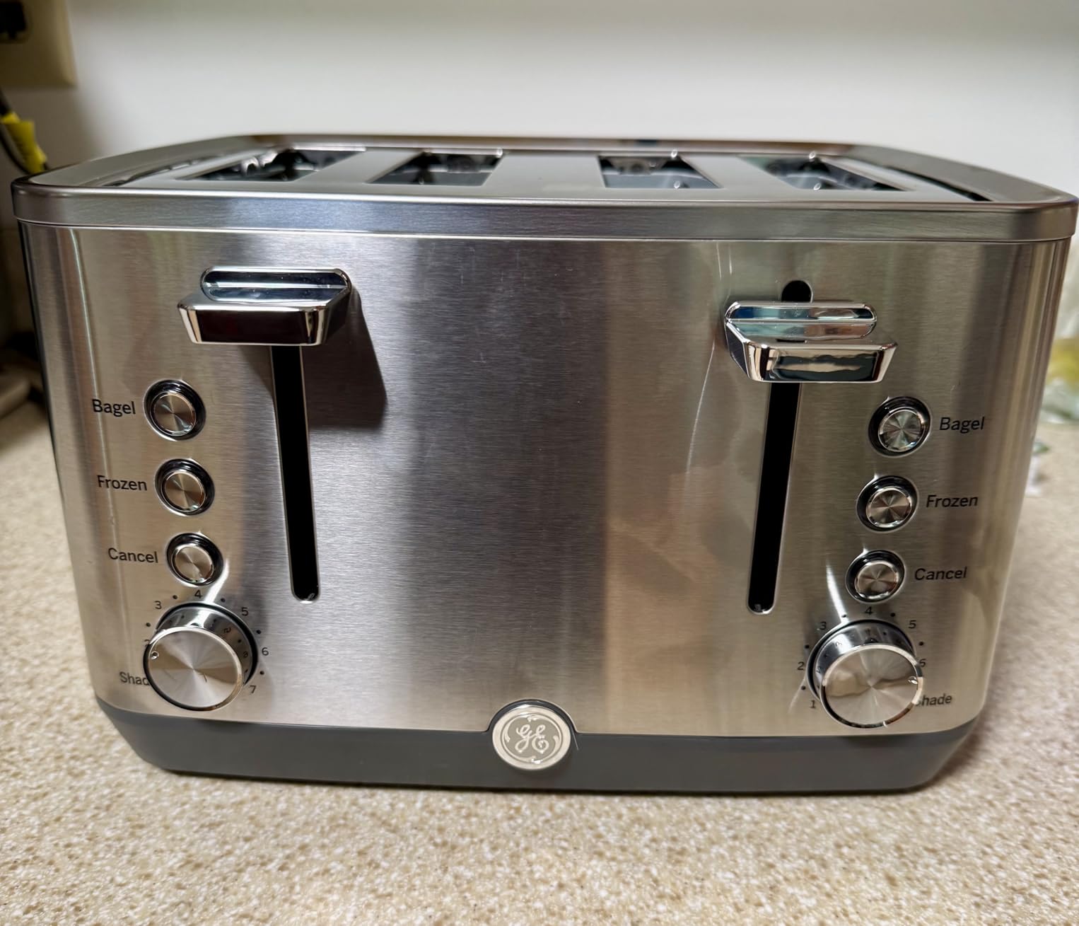 GE 4 Slice Toaster | Extra Wide Slots for Bagels, Breads, Waffles & More | 7 Shade Options | Countertop Kitchen Essentials | 1500 watt, Black customer photo 2