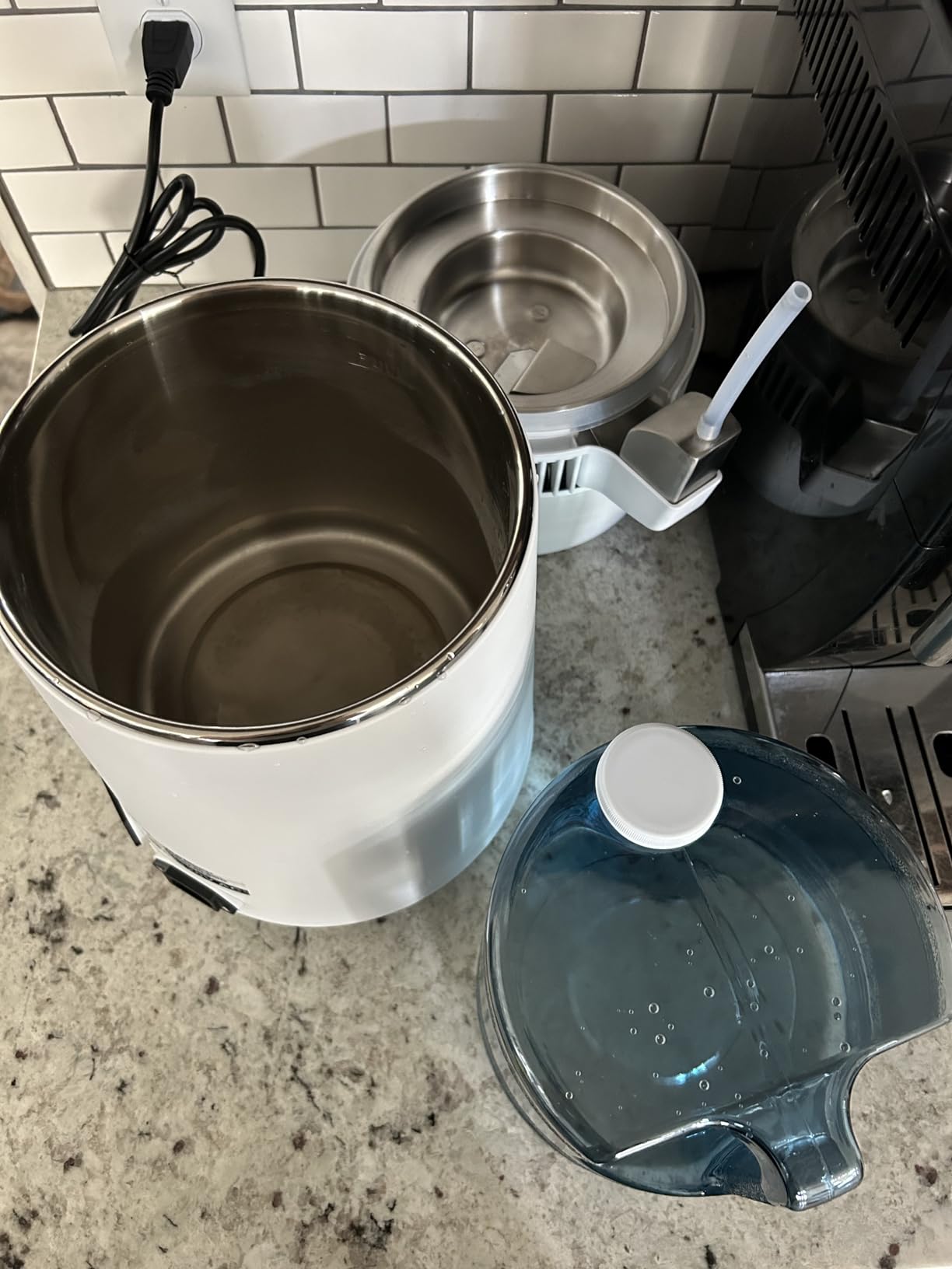 Bonnlo High Efficiency 1.1 Gallon Water Distiller, BPA-Free Container & 304 Stainless Steel Interior, Countertop Distilled Water Machine w/Overheat Protection & Flame Retardant for Home, CPAP, Gray customer photo 2