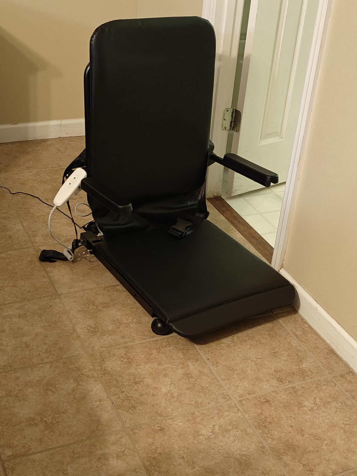 Upgrade Steel Electric Lift Chair with Advanced Wheels and PU Cushion, Floor Lift for Elderly, Support Up to 400 LBS, Safety Seat Belts and Handrails, Suitable for Home or Care Facilities Use, Black customer photo 1