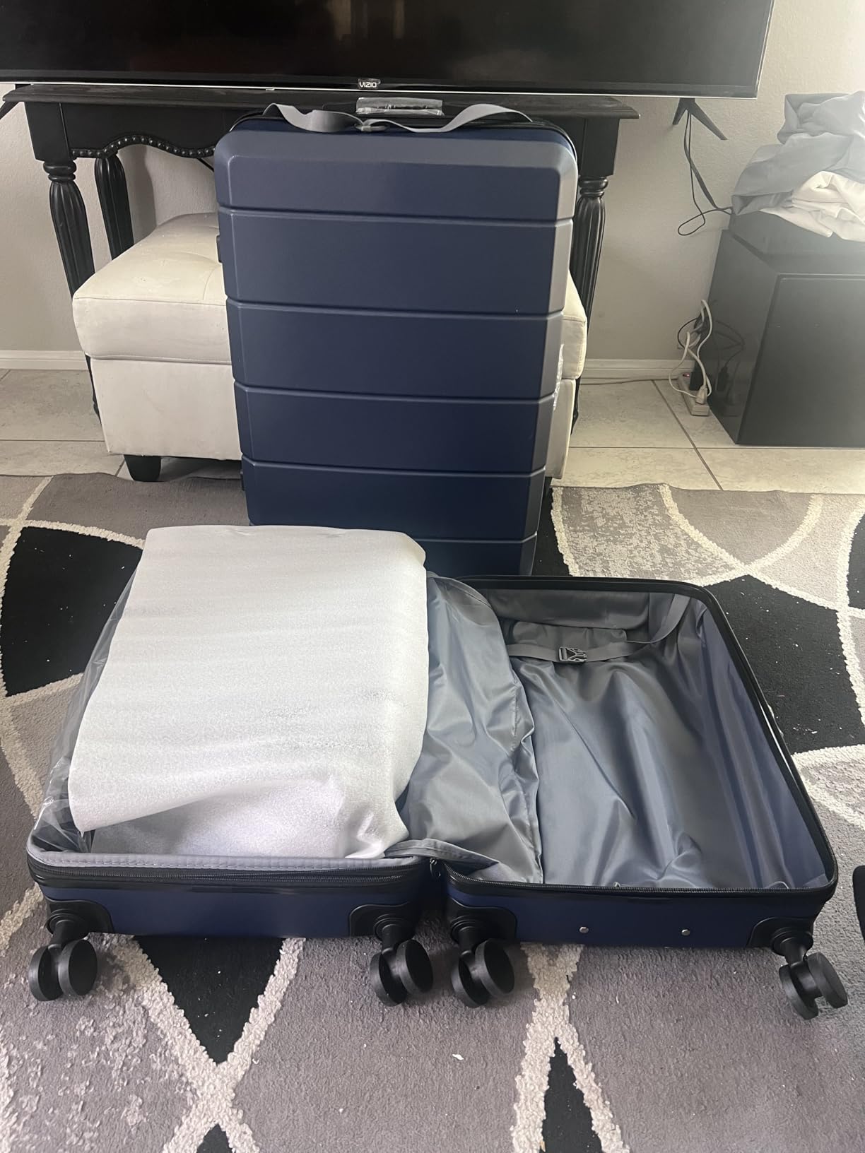 YOETEY Luggage Sets 3 Piece, Expandable Hardshell Suitcase with TSA Lock & Silent Spinner Wheels, Lightweight Hardside Travel Suitcase Set for International Trips (20/24/28 in, Black) customer photo 2