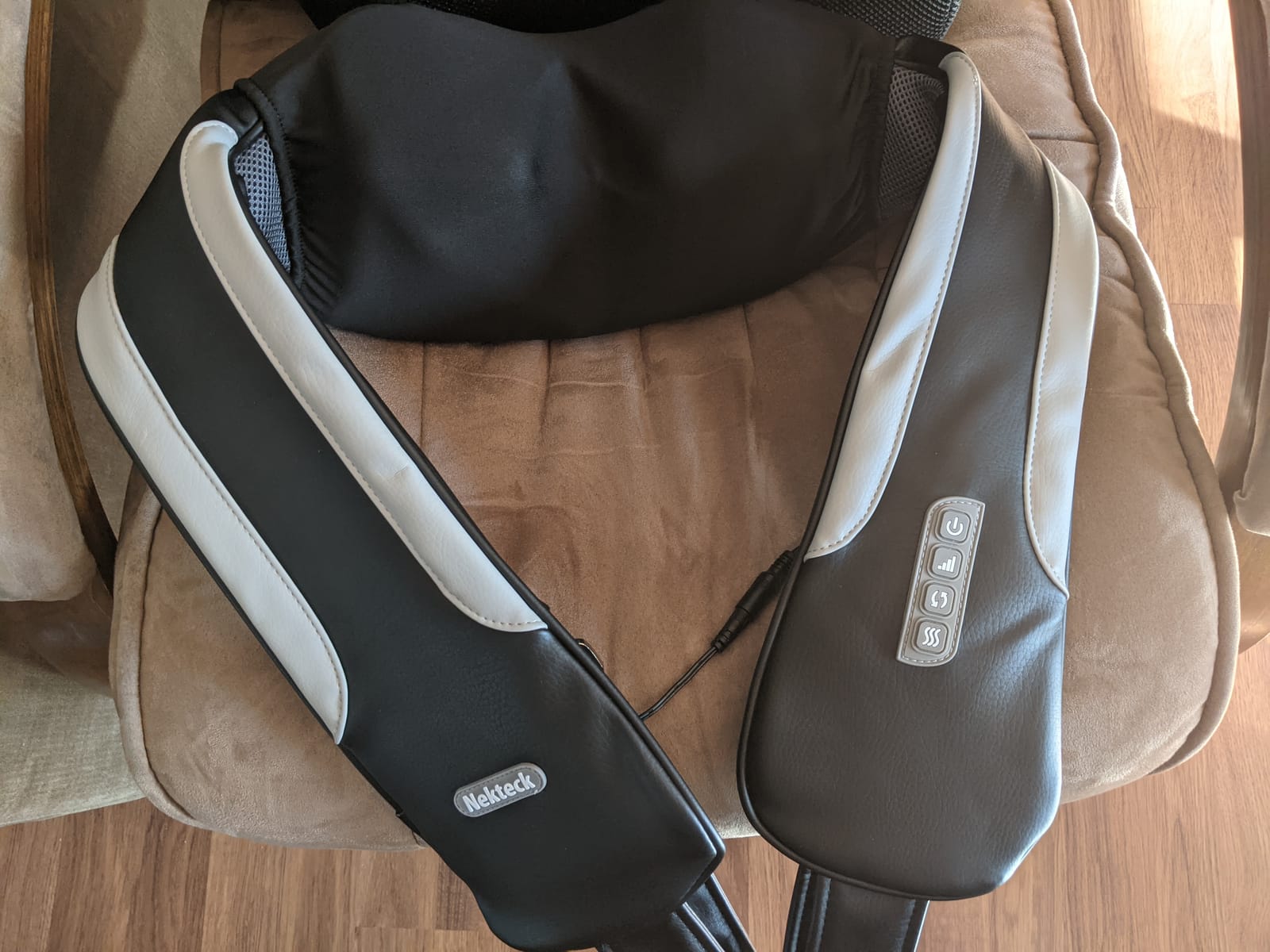 Nekteck Shiatsu Neck Massager with Heat, 2026 Upgraded Cordless Massage | Rechargeable Shoulder Back Kneading Massage Pillow for Pain Relief Deep Tissue Body Muscle Relaxation customer photo 1