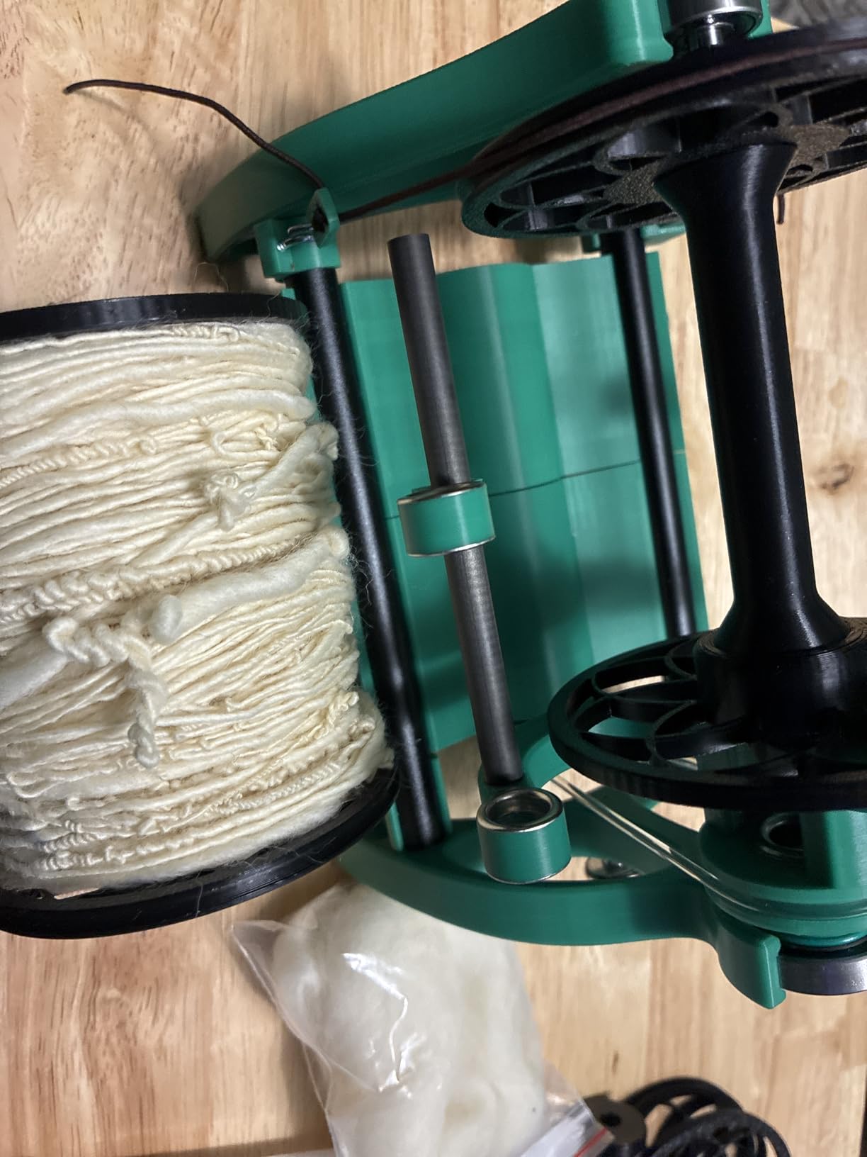 Electric Yarn Spinner Winder Spinning Wheel for Wool with 3 Bobbins, Small Yarn Winder with Forward & Reverse, Free Speed Adjustable (Green) customer photo 2
