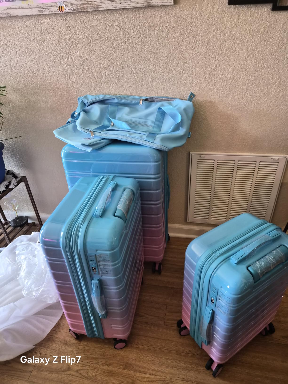 LARVENDER Luggage Sets 5 Piece, PC+ABS Expandable Suitcases with Wheels customer photo 1