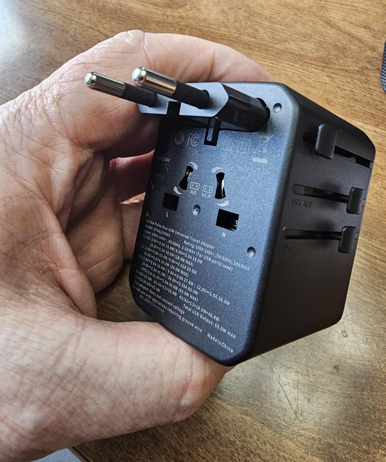 Epicka Pulse Duo 65W Universal Travel Adapter PD/QC 3.0, 2AC/2USB-C/2USB-A | International Power Adapter for EU/US/UK/AU, Fast-Charging for Multi-Device Use, Black customer photo 2