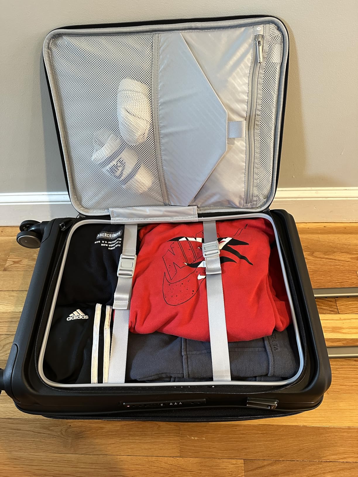 Samsonite Paralux Carry-On Luggage - Innovative Design - Quick Access Front Pocket - Dual Suspension Wheel Technology - TSA Lock - Expandable - Includes Removable Packing Cubes - Olive customer photo 2
