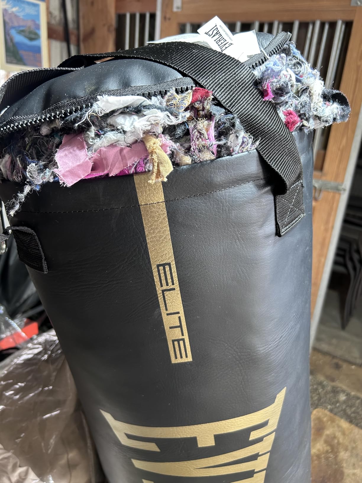 Everlast Elite Punching Bag | Durable Boxing MMA, Adults | Muay Thai customer photo 2