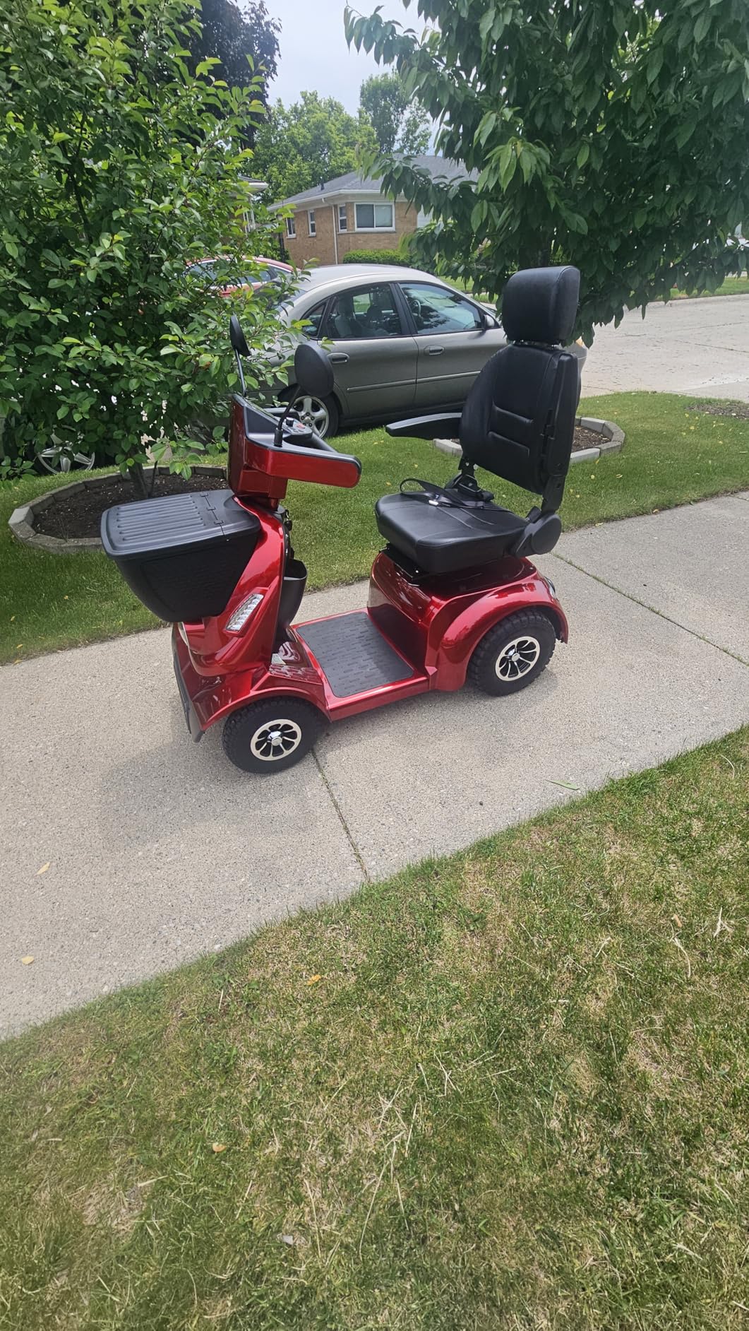 Ecomobi 32 Miles Heavy-Duty 1000W Mobility Scooter for Seniors & Adults | 500LBS Load, 15MPH, Bluetooth Speaker & GPS tracker, Full Suspension, USB Charging & Dual Baskets, 20 Degree Climbing customer photo 1
