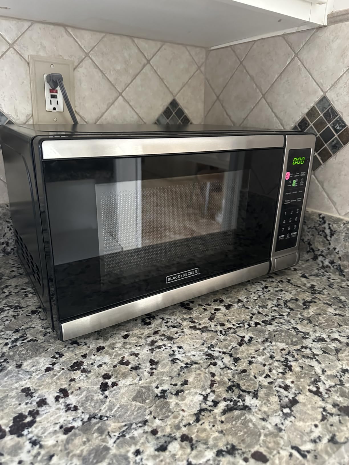 BLACK+DECKER Over-the-Range Microwave Oven with Air Fryer, 1.5 Cu.Ft, 900W | 6-in-1 Cooking Modes, Convection & Bake, Sensor Reheat, 300 CFM Vent, Air Fryer Combo, Stainless Steel customer photo 1