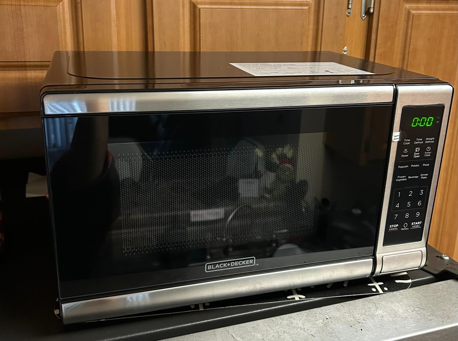 BLACK+DECKER Over-the-Range Microwave Oven with Air Fryer, 1.5 Cu.Ft, 900W | 6-in-1 Cooking Modes, Convection & Bake, Sensor Reheat, 300 CFM Vent, Air Fryer Combo, Stainless Steel customer photo 2