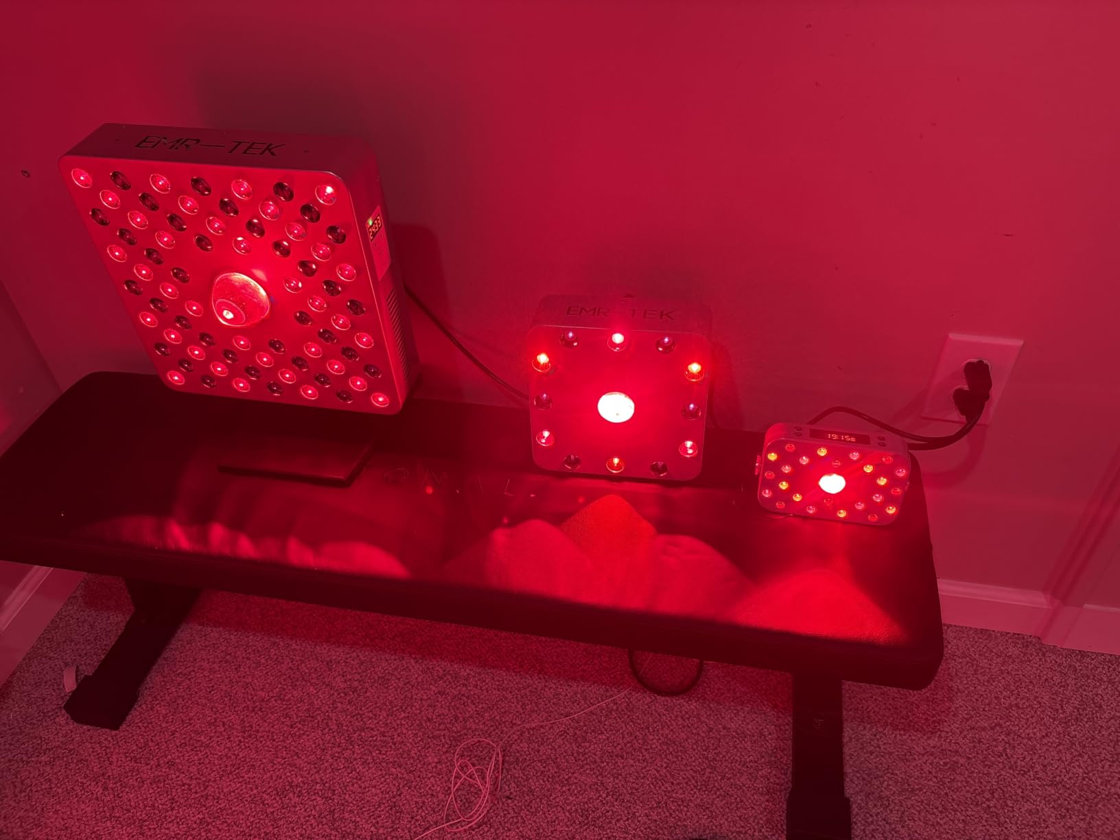 EMR-TEK Firefly Portable Red Light Therapy for Face & Body, Cordless | Blend of Red (630/670) & Near-Infrared Light Therapy (830nm) for Face & Body, Flicker-Free LED Light Device, With Travel Case customer photo 1
