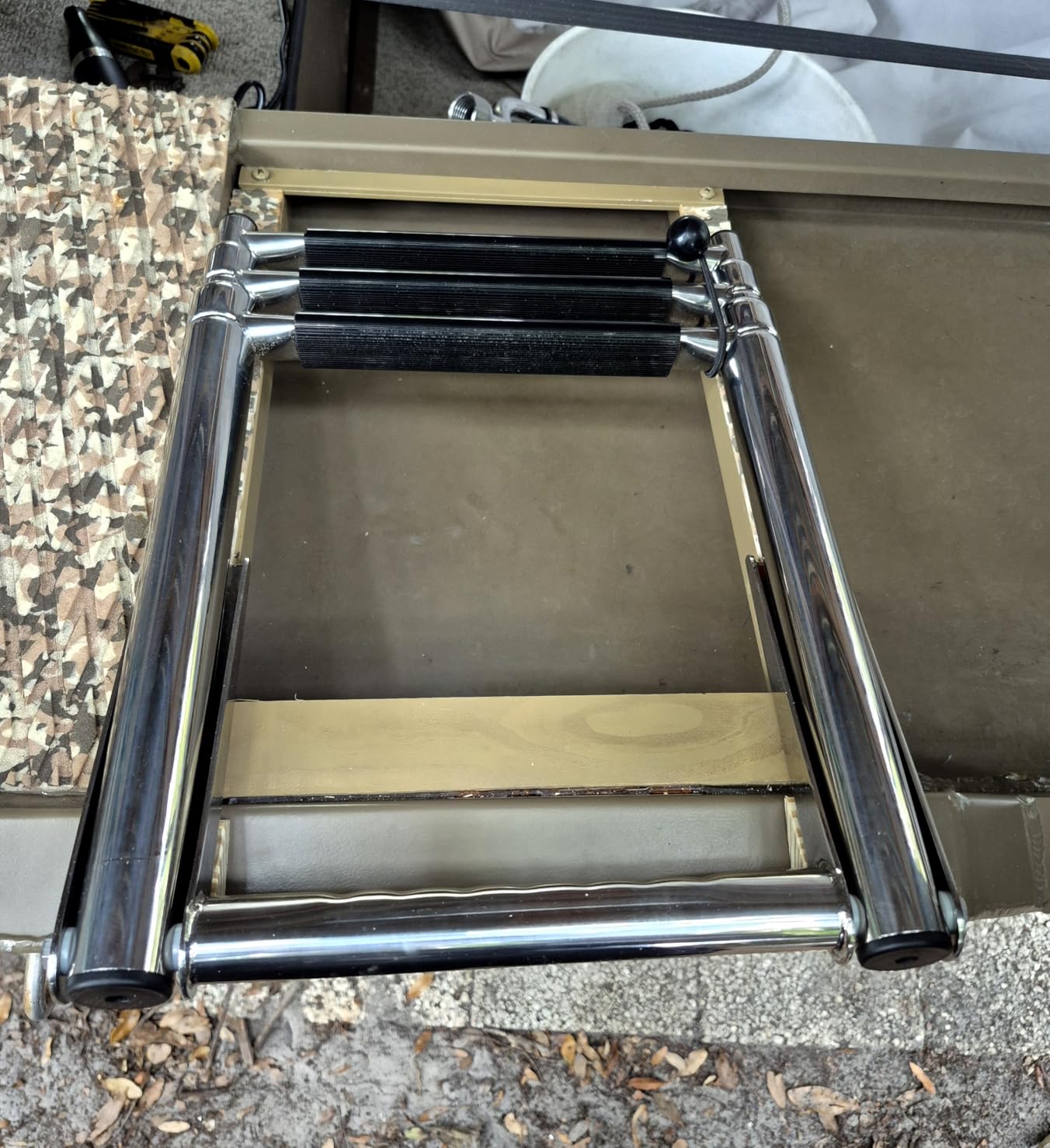 Boat Ladder for Pontoon,Telescoping Boarding Ladder for Outboards | 4 Step Stainless Steel Folding Heavy Duty for Yacht,Marine Fishing Boat customer photo 1