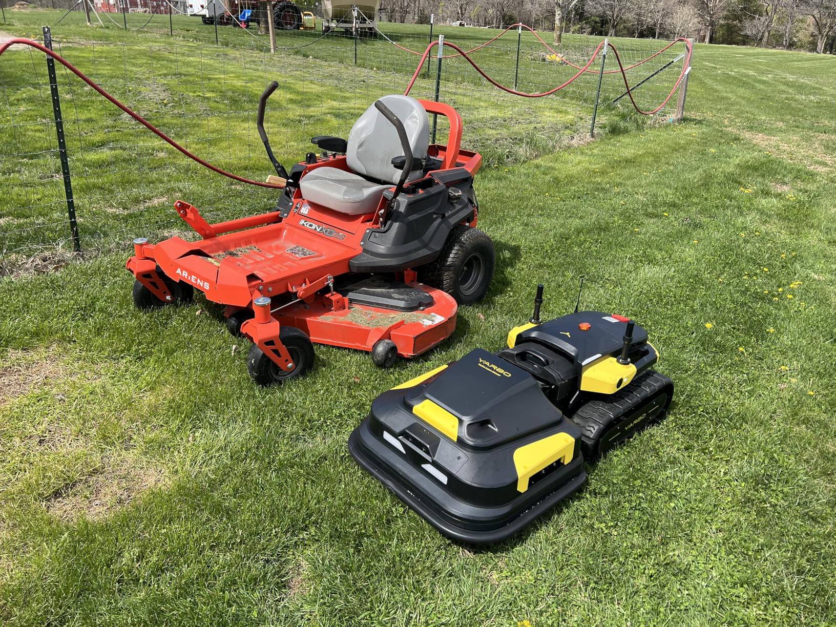 YARBO Robot Lawn Mower, Wire-Free with Modular Design, Covers 6 Acres | Dual 150W Motors, AI Vision + RTK Navigation, 70% Slope customer photo 2
