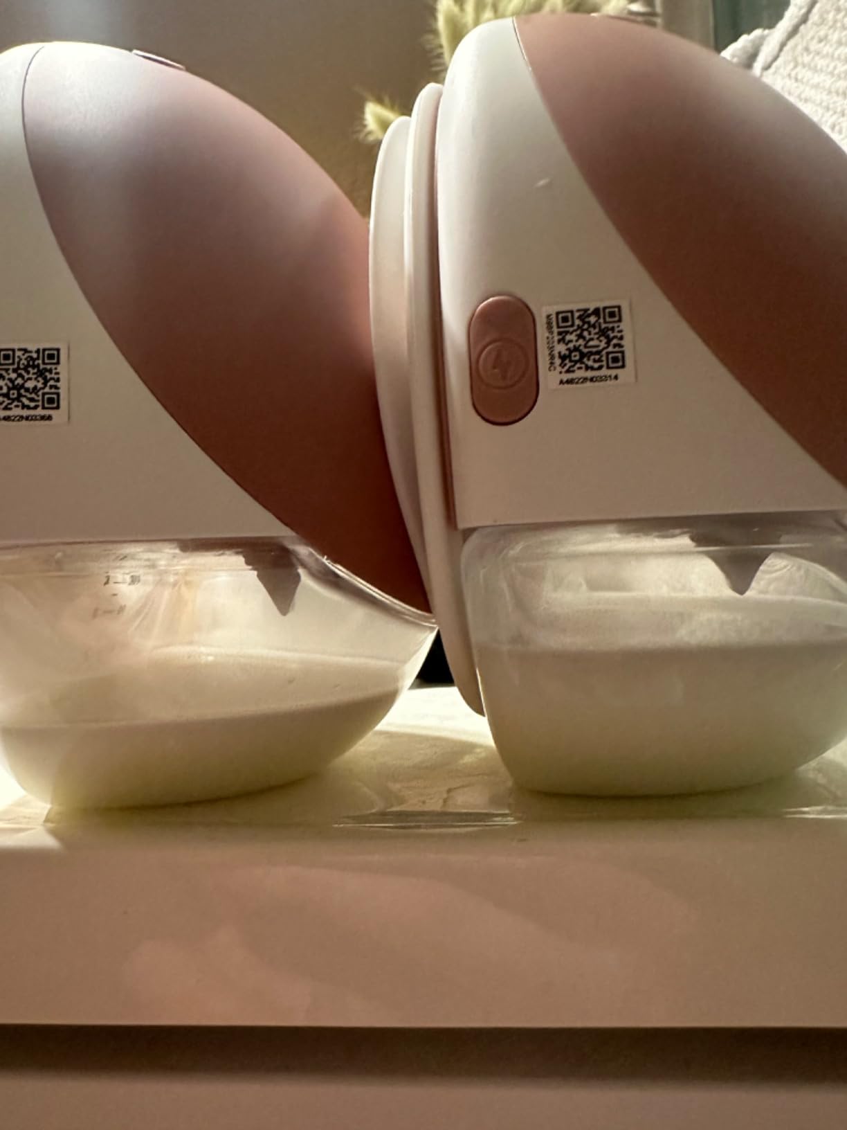 Momcozy Breast Pump Hands-Free Upgraded Mobile Flow M9 24mm, 2Pcs Cozy Red | App Discreet Control with Personalized Multi-Modes & 15 Levels, Wearable Breast Pump, 42dB Quiet, 2 Expert-designed Rhythms customer photo 2
