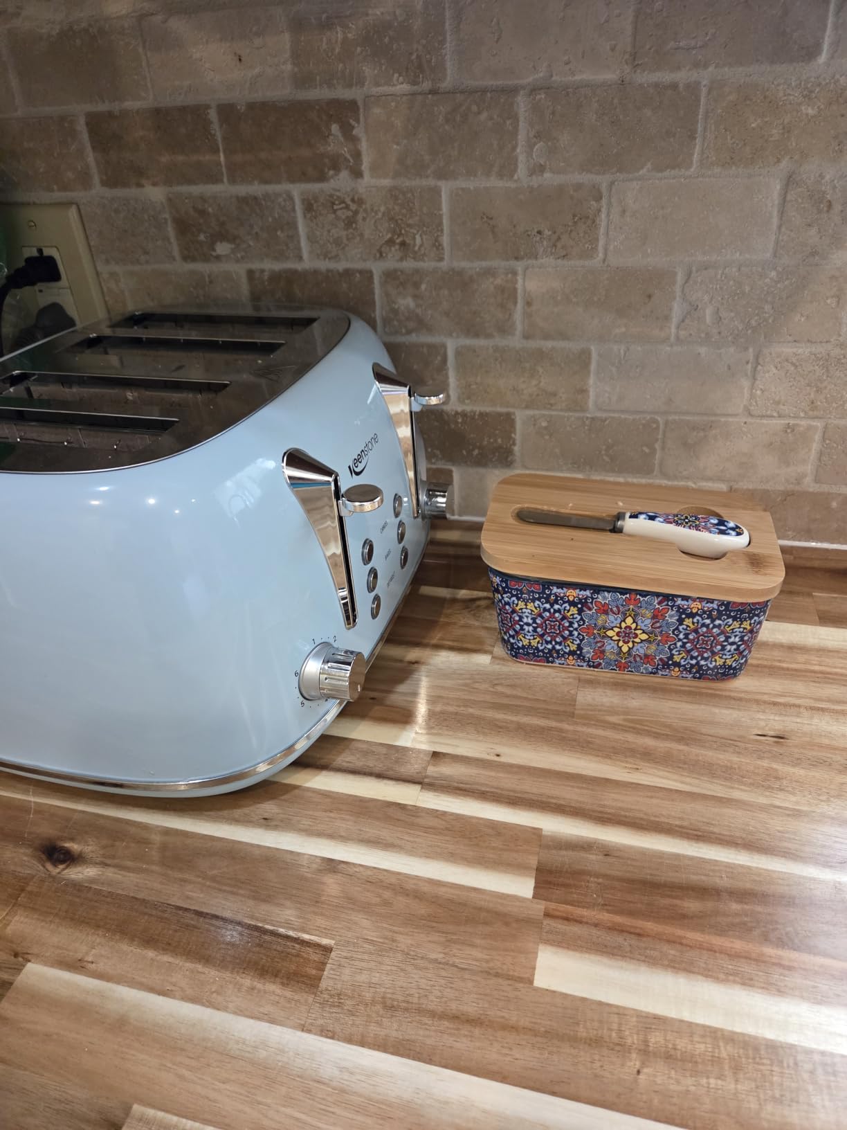 Toaster 4 Slice, Retro Stainless Steel Wide Slot Toaster with Dual Independent Controls, 6 Browning Levels, Bagel, Defrost, Reheat & Cancel customer photo 1