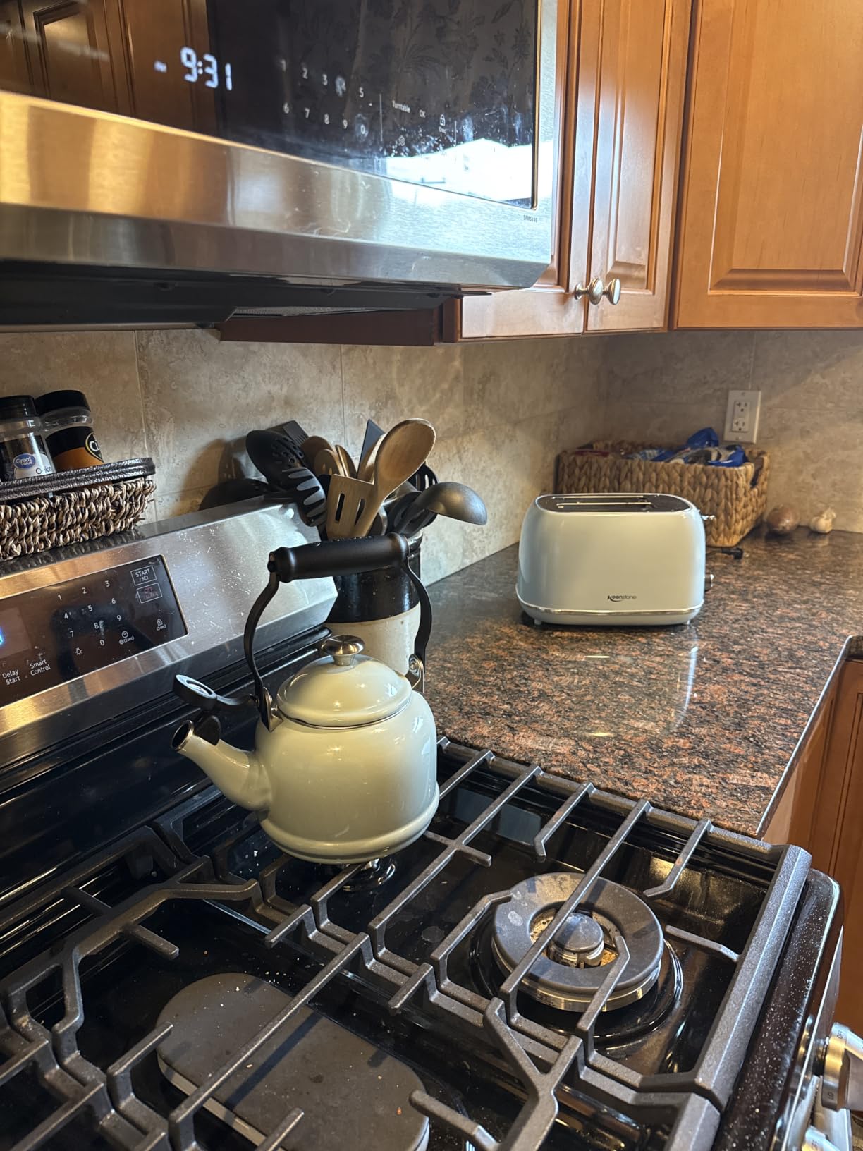 Toaster 4 Slice, Retro Stainless Steel Wide Slot Toaster with Dual Independent Controls, 6 Browning Levels, Bagel, Defrost, Reheat & Cancel customer photo 2