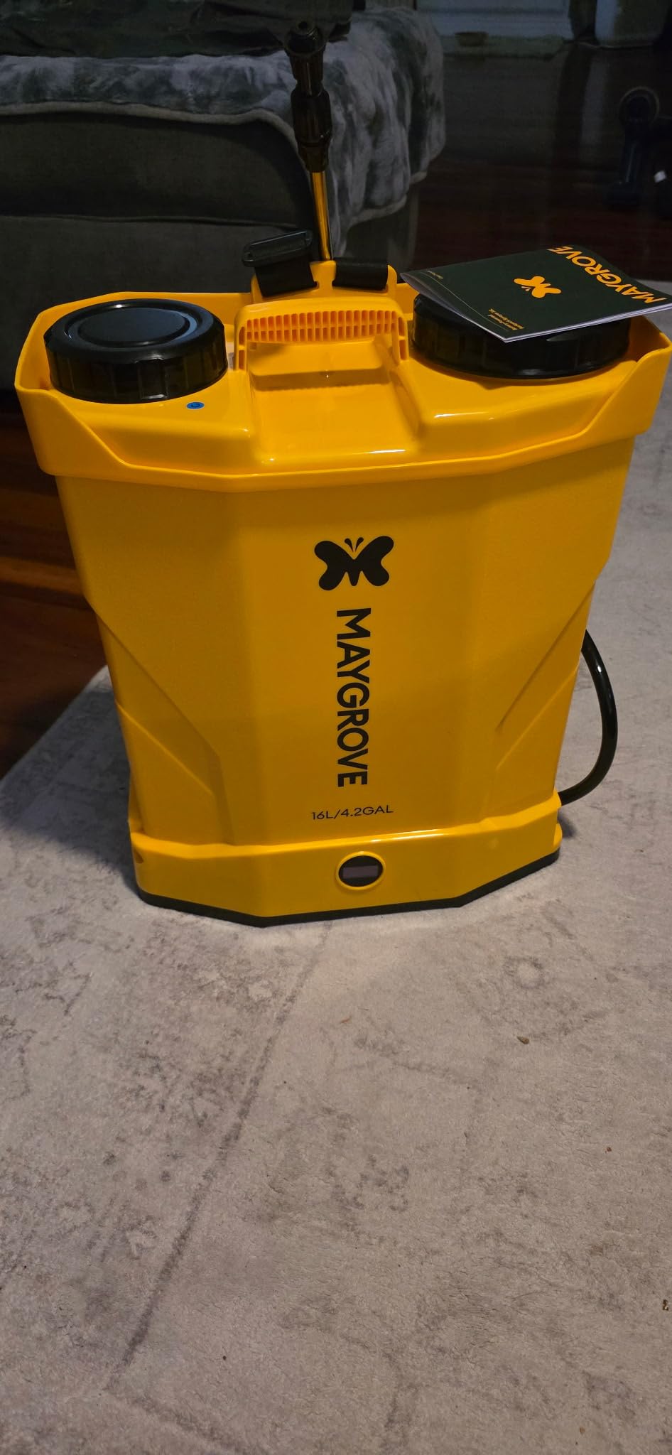 Maygrove 4.2 Gallon Battery Powered Backpack Sprayer | Up to 100 PSI Electric Sprayer with Adjustable Wand & 5 Nozzles, Spraying for Garden, Lawn Care, Fertilizing & Weed Control customer photo 2