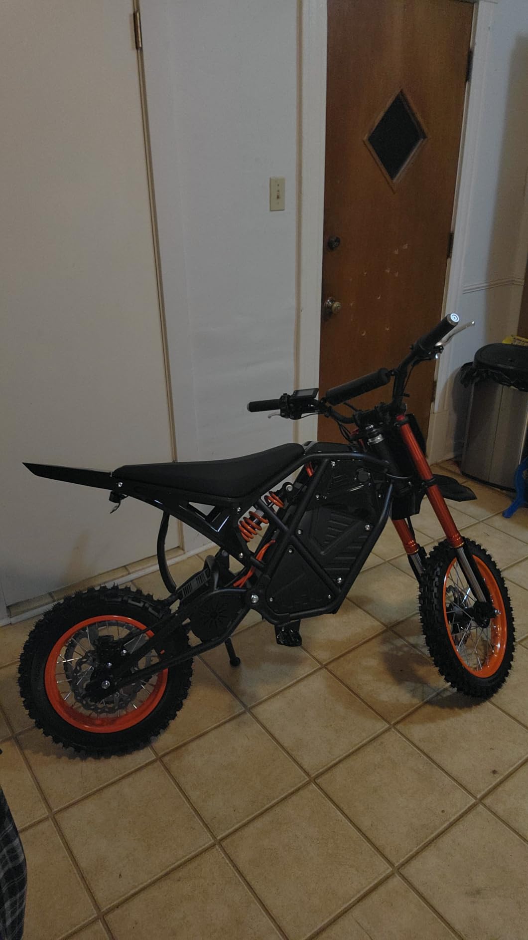 ESKUTE Electric Dirt Bike for Adults, Mid-Drive 3500W Peak, 48V 23Ah, 53-Mile Range customer photo 2