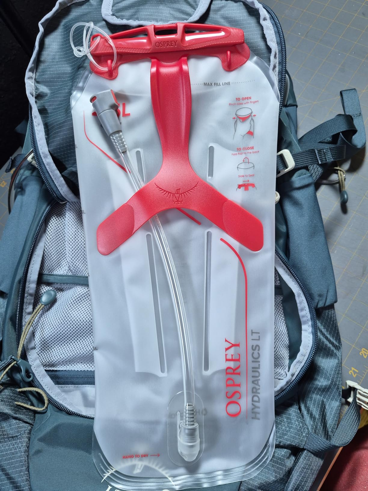 Manta Men's Hiking Backpack with Hydraulics Reservoir - Hydration Pack with Water Bladder customer photo 1