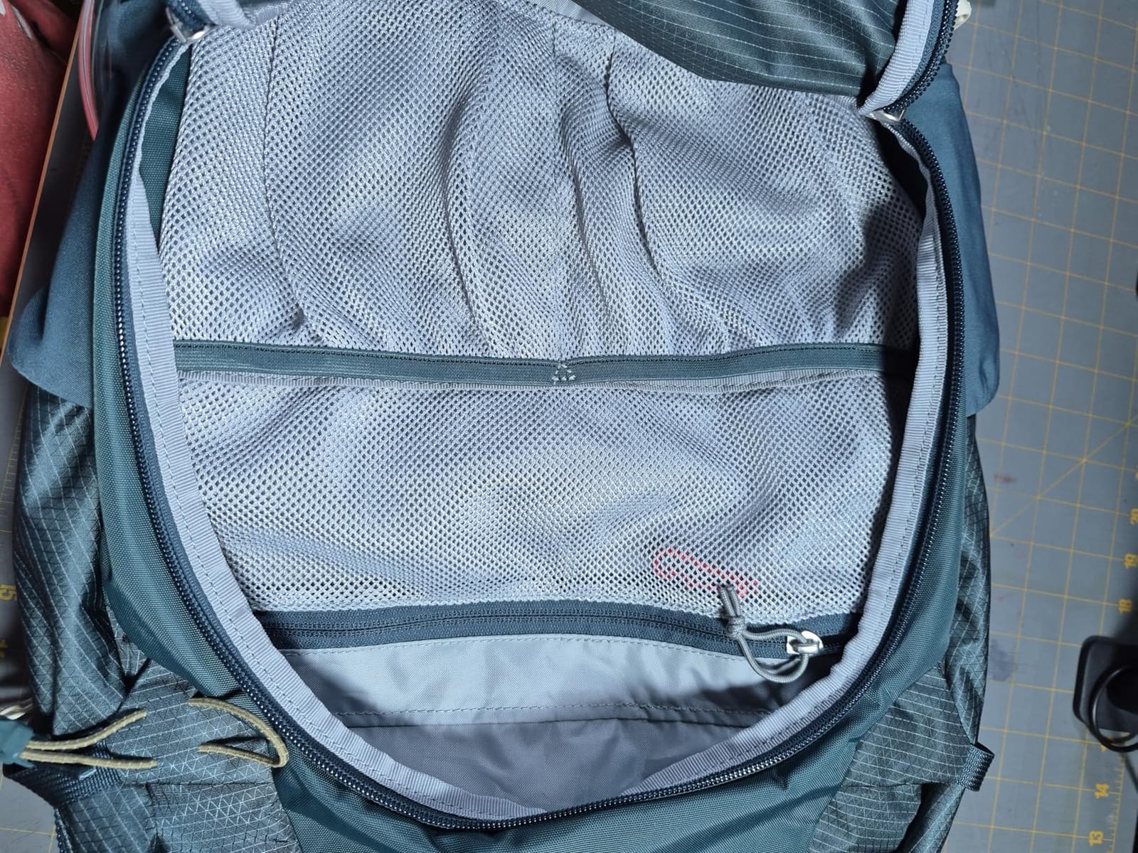 Manta Men's Hiking Backpack with Hydraulics Reservoir - Hydration Pack with Water Bladder customer photo 2