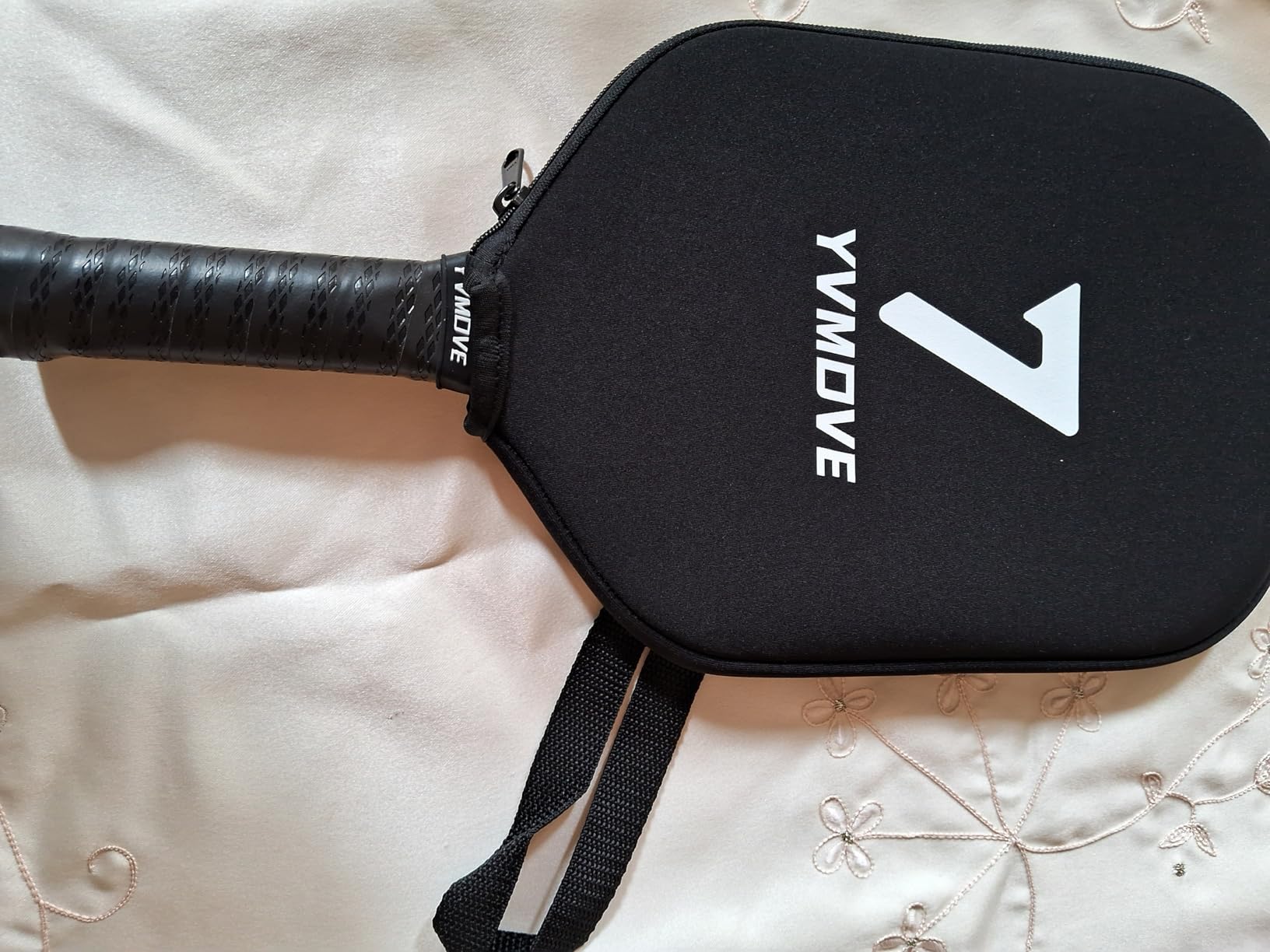 YVmove 16mm 18K T800 Carbon Fiber Pickleball Paddle, USAPA Approved | Raw Carbon Texture for Exceptional Spin, Enhanced Control & Precise Shot Placement with Thermoformed Uni-body Construction customer photo 1
