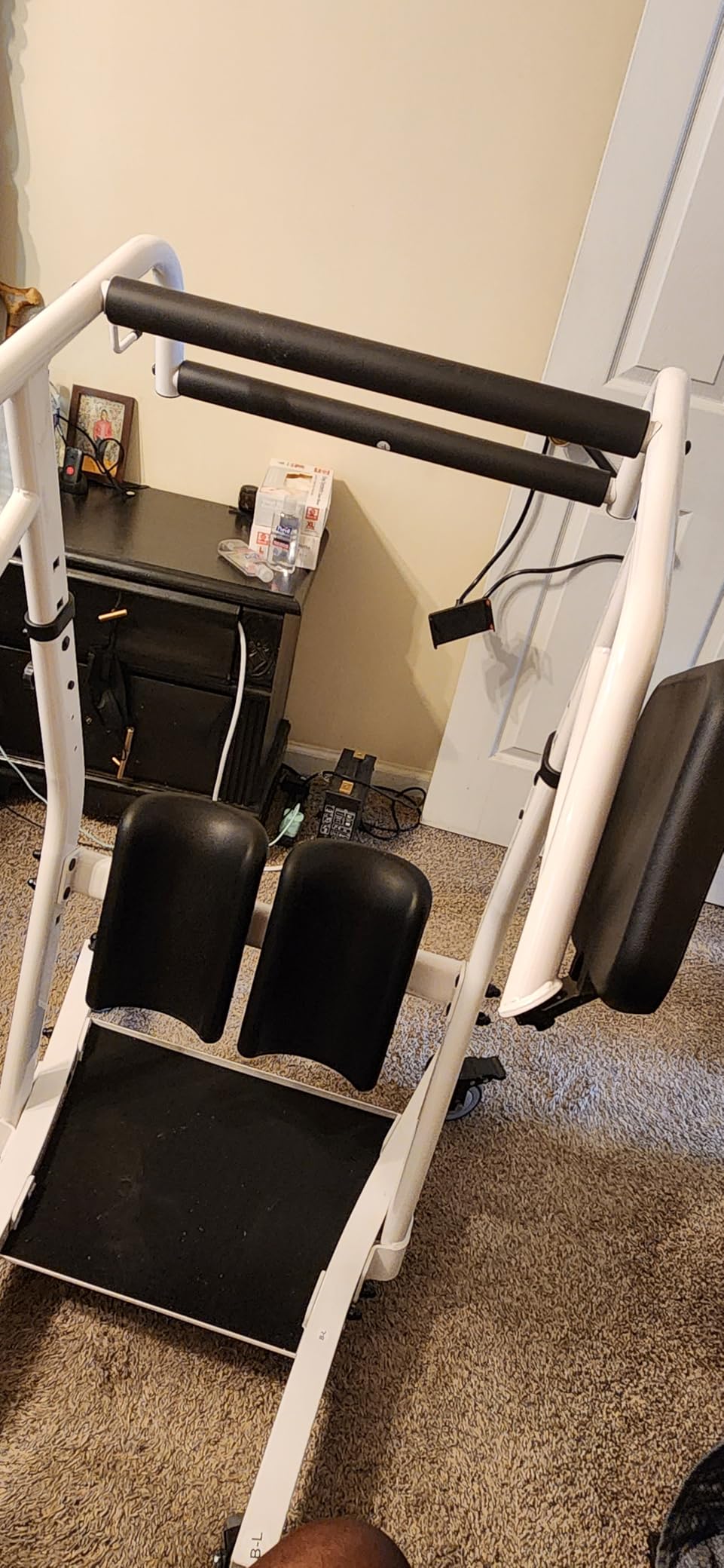 PERLECARE Sit to Stand Lift for Elderly, Stand Assist with Adjustable Height Options, Safety Belt and Lockable Smooth Casters, Easy Operation, Ideal for Post-Surgery Recovery and Disabled Individuals customer photo 2
