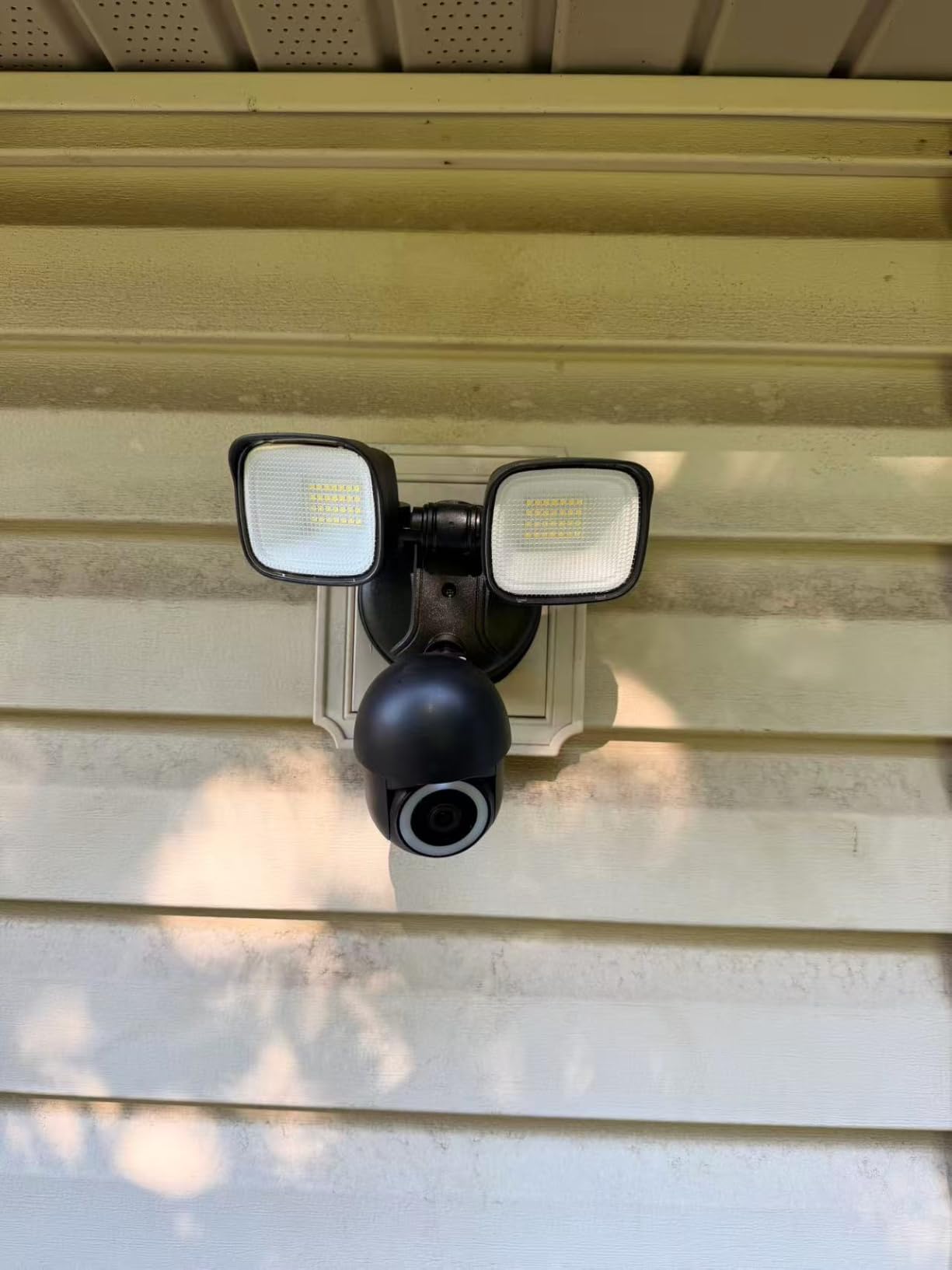 2K Floodlight Camera, 360 PTZ 3500LM Hardwired Security Cam | AI Detection and Tracking, Color Night Vision, 24/7 Recording customer photo 1