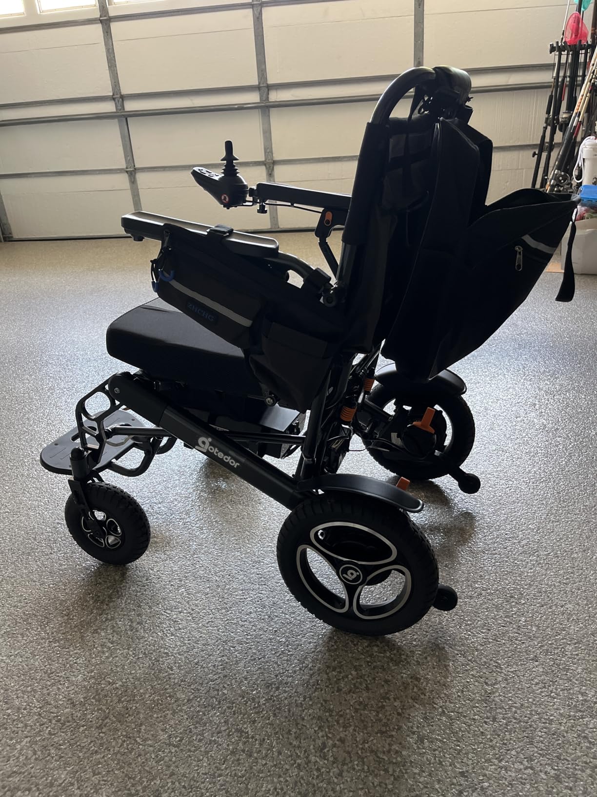 Aotedor Electric Wheelchair for Adults, 35 Miles Long Range with Dual Batteries, Foldable Power Wheelchair with Dual Brushless Motors, 330 lbs Capacity, Airline Friendly Motorized Wheelchair customer photo 1