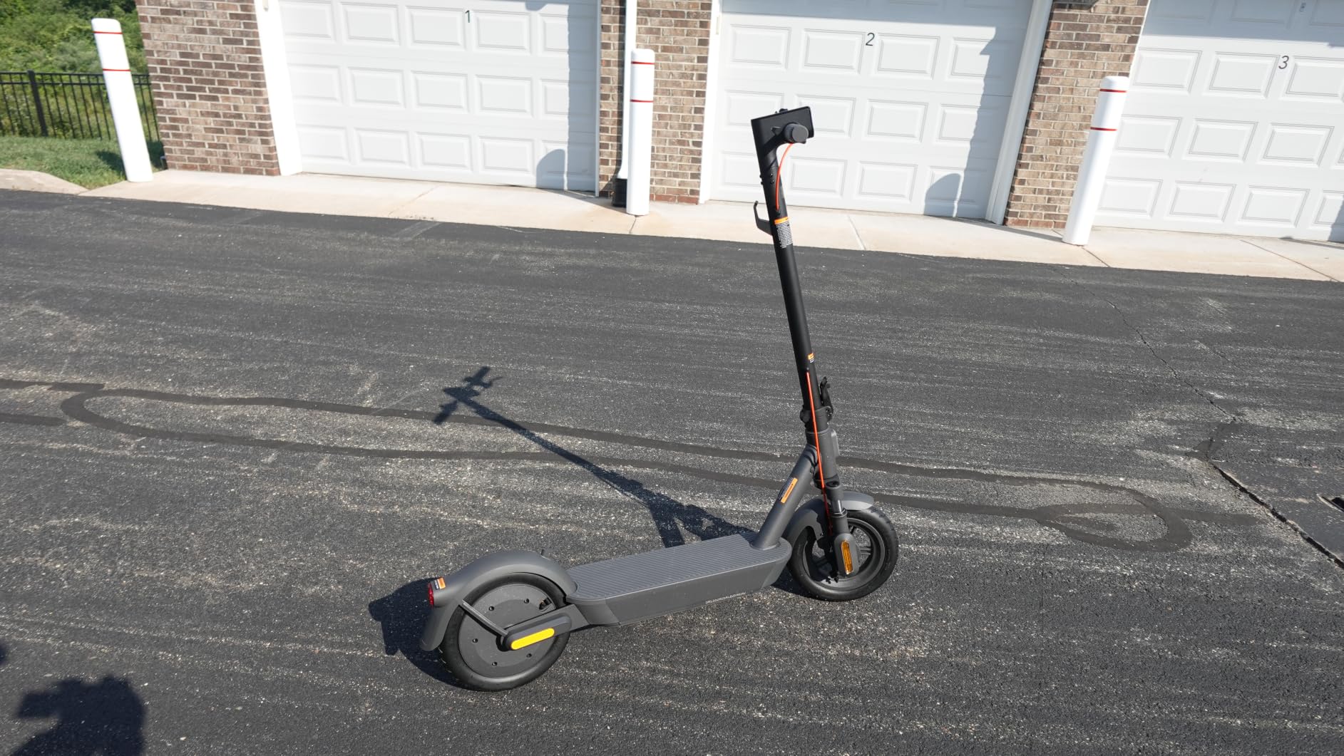 Electric Scooter | 45/28Miles Long Range | 22/20MPH | 900W/550W Motor | Dual Suspension & Brake | 12''/8.5'' Tires | APP Control | TCS | All-Terrain E Scooter for Adults Teens (UL2272) customer photo 2