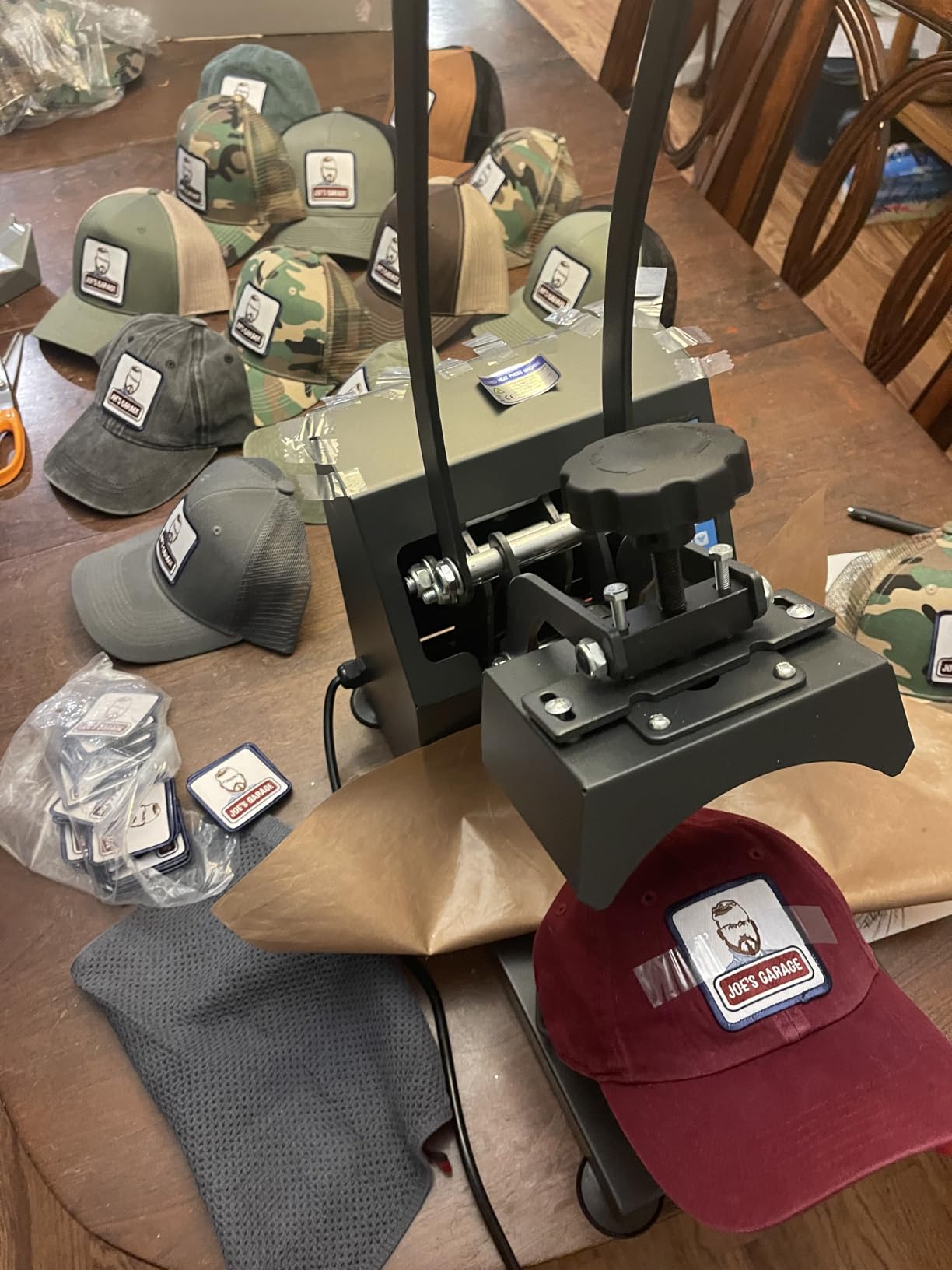 VEVOR Hat Heat Press Machine, 8.5 x 4 in Large Heating Plate, with Caps Stretcher, Precise Temperature & Time Control, Heat Press for Hats and Caps, for HTV Iron On and Sublimation Projects, White customer photo 1