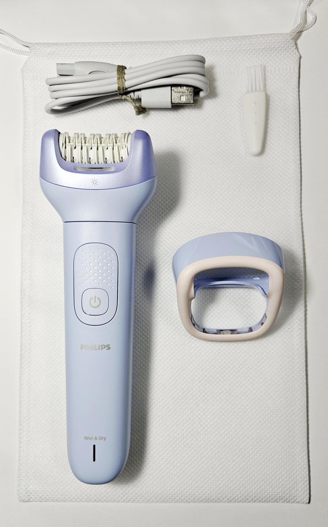 Philips Epilator Series 8000 - Cordless Wet and Dry Electric Epilator, Hair Removal for Legs and Body, with ProGuide, 3 Accessories, 60 min. Runtime, Model BRE708/00 customer photo 2